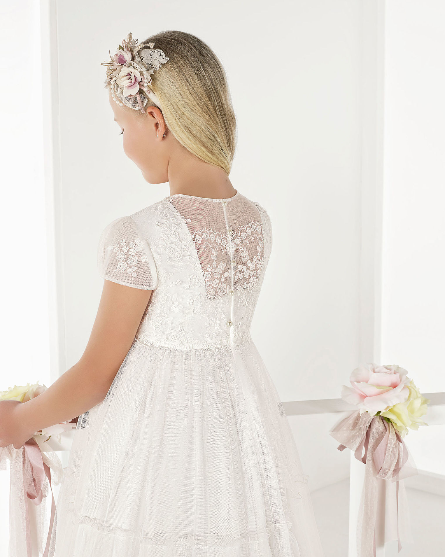 AIRE BARCELONA: Catálogo de Victoria Quintana Novias AIRE BARCELONA: Catálogo de Victoria Quintana Novias