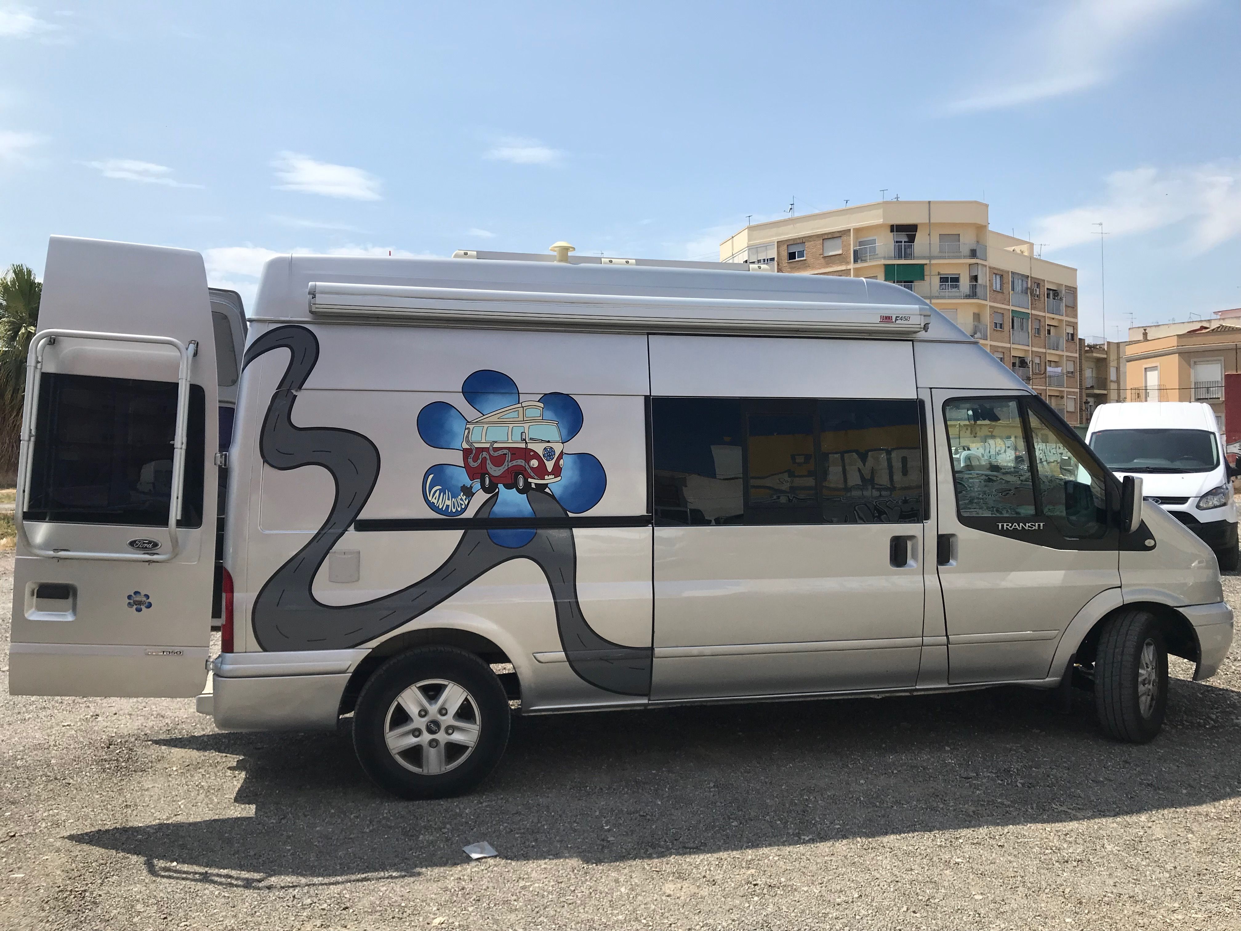 Ford Transit 4 plazas: Servicios de CamperIbiza Ford Transit 4 plazas: Servicios de CamperIbiza