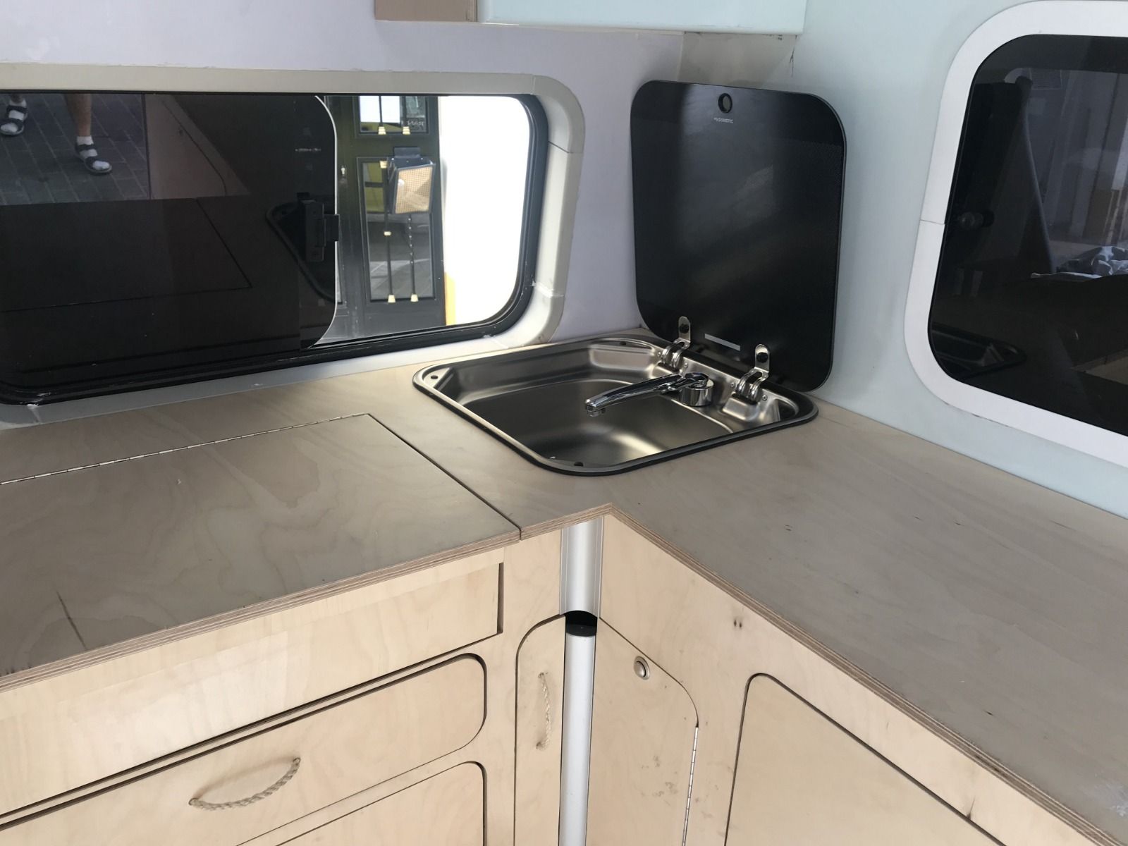 Ford Transit 3 plazas: Servicios de CamperIbiza Ford Transit 3 plazas: Servicios de CamperIbiza