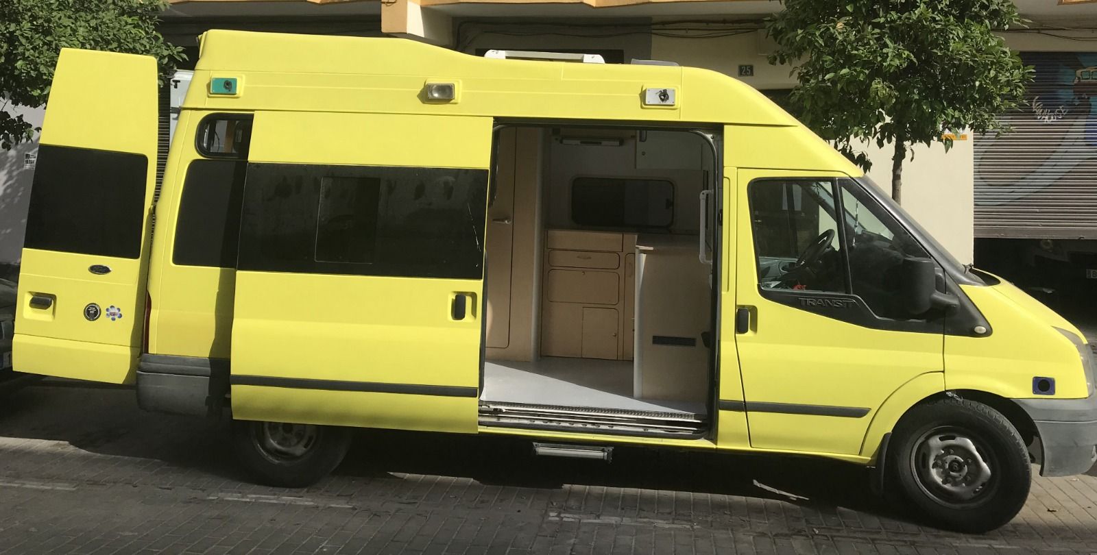 Ford Transit 3 plazas: Servicios de CamperIbiza Ford Transit 3 plazas: Servicios de CamperIbiza