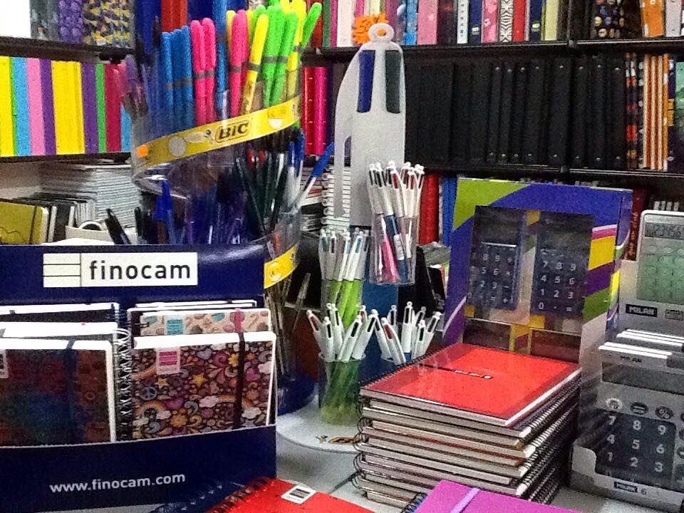 Toda clase de cuadernos, bolígrafos, rotuladores Toda clase de cuadernos, bolígrafos, rotuladores