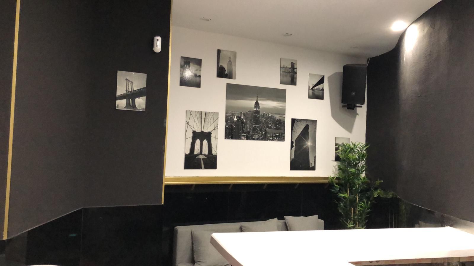 Zona Chill Out: Servicios de The Crown Valladolid Zona Chill Out: Servicios de The Crown Valladolid