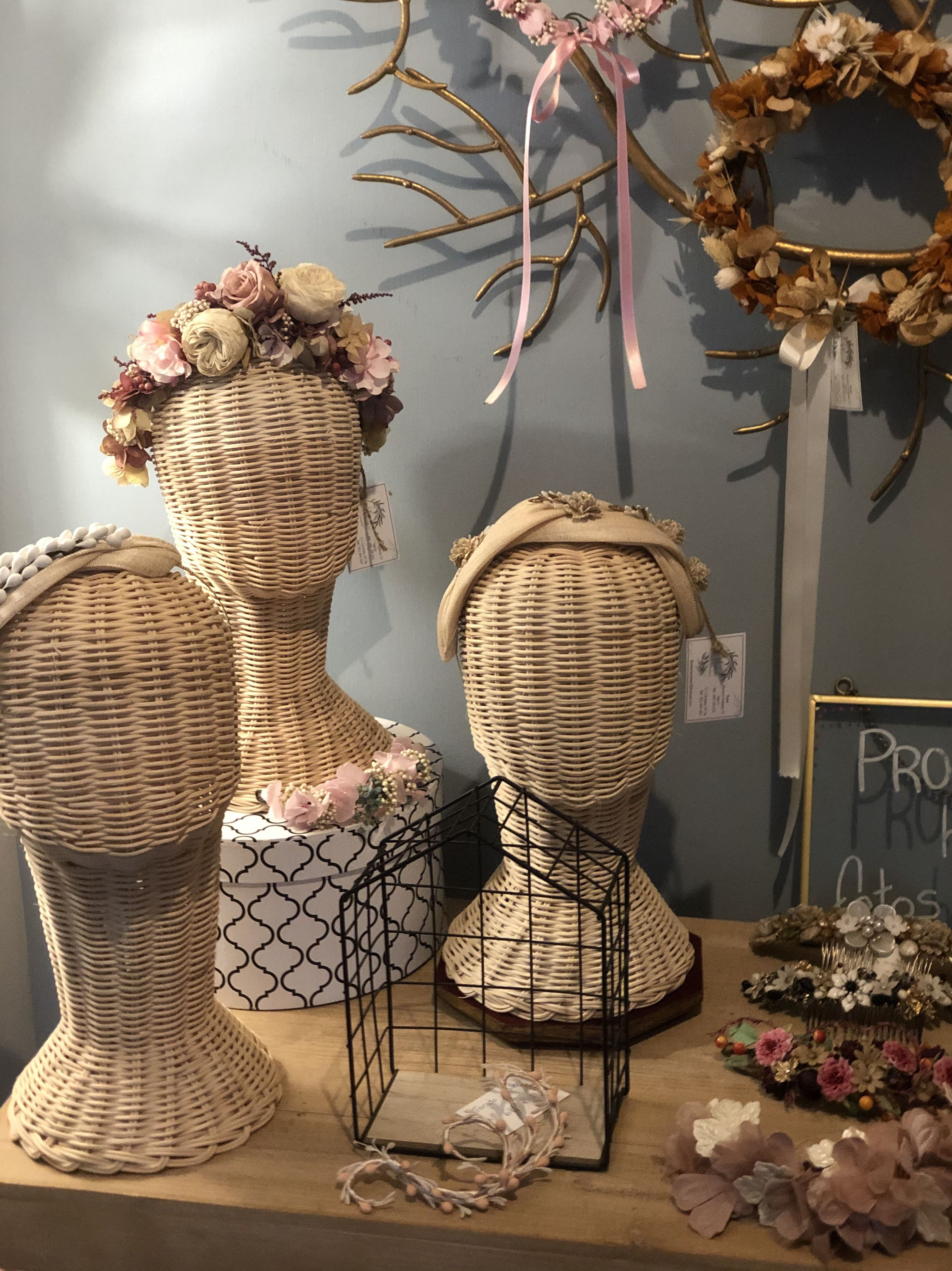 Tocados y complementos: Productos de Floristería Miriam Tocados y complementos: Productos de Floristería Miriam