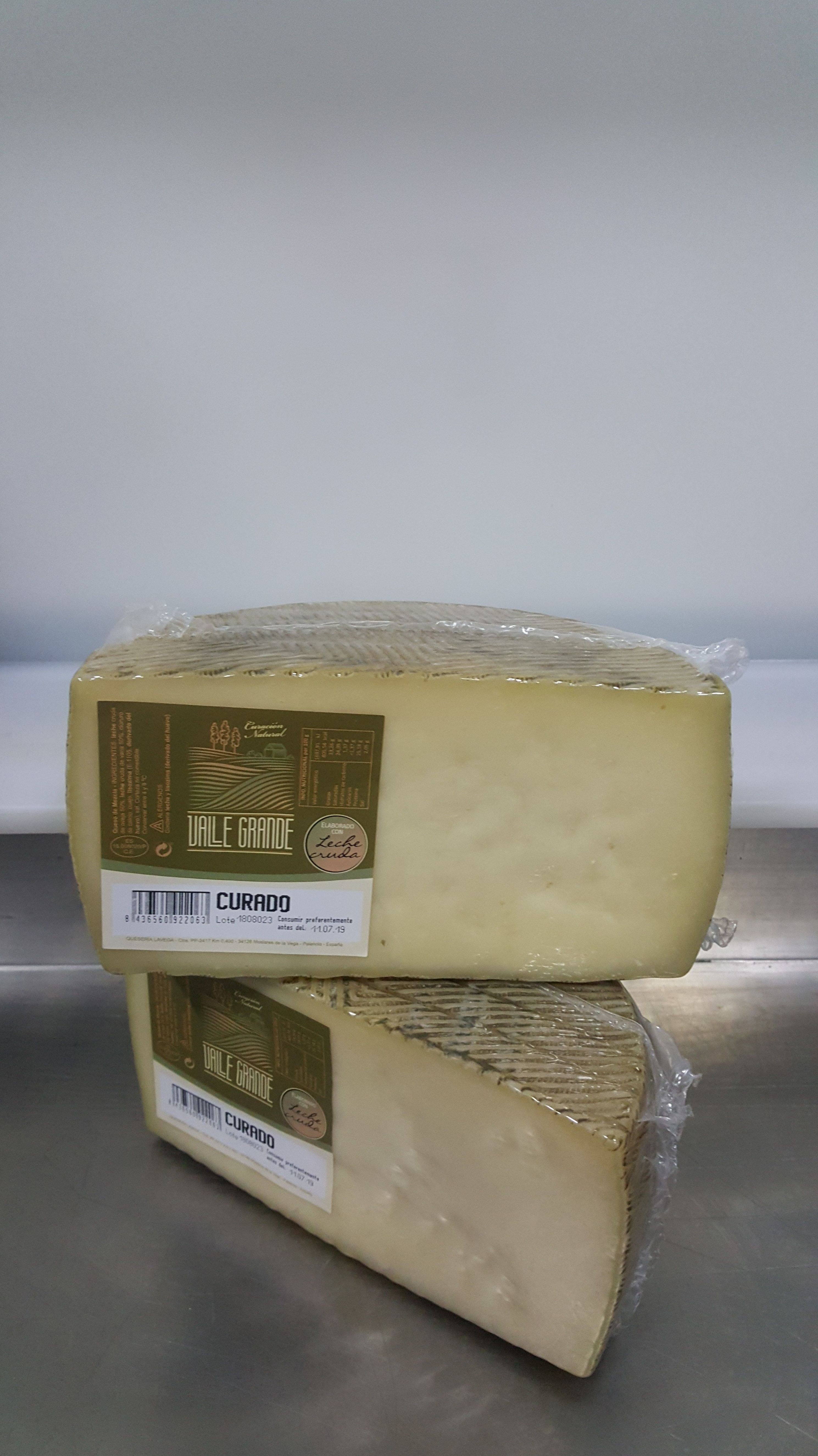 Queso mezcla curado leche cruda Valle Grande medio Queso mezcla curado leche cruda Valle Grande medio