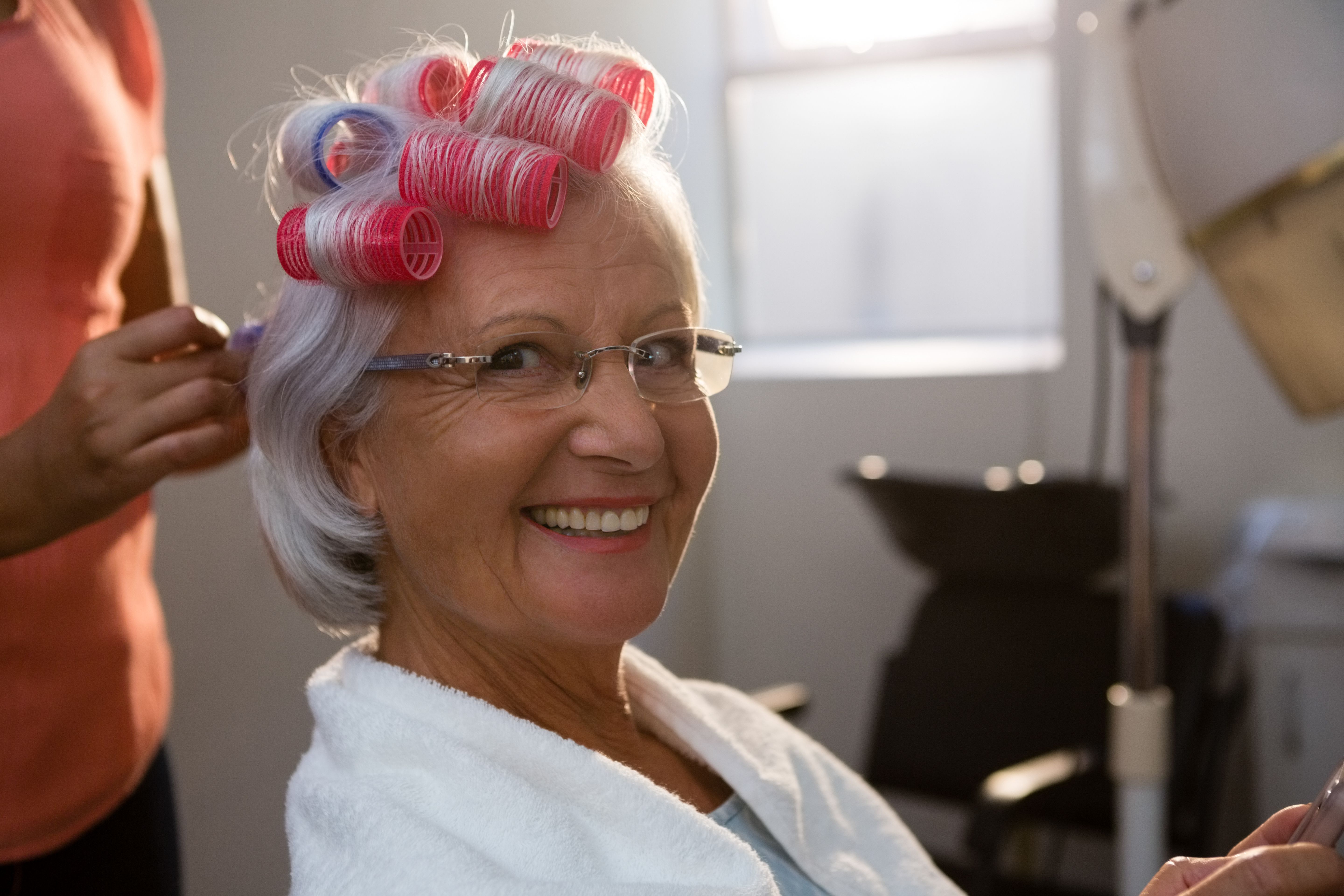 Servicio de peluquería y estética en residencias: Servicios de KLASIX Servicio de peluquería y estética en residencias: Servicios de KLASIX
