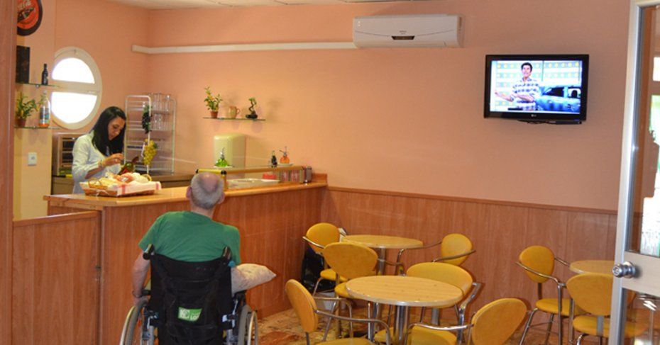 Cafetería: Servicios de Trinidad Montes Orientales Cafetería: Servicios de Trinidad Montes Orientales