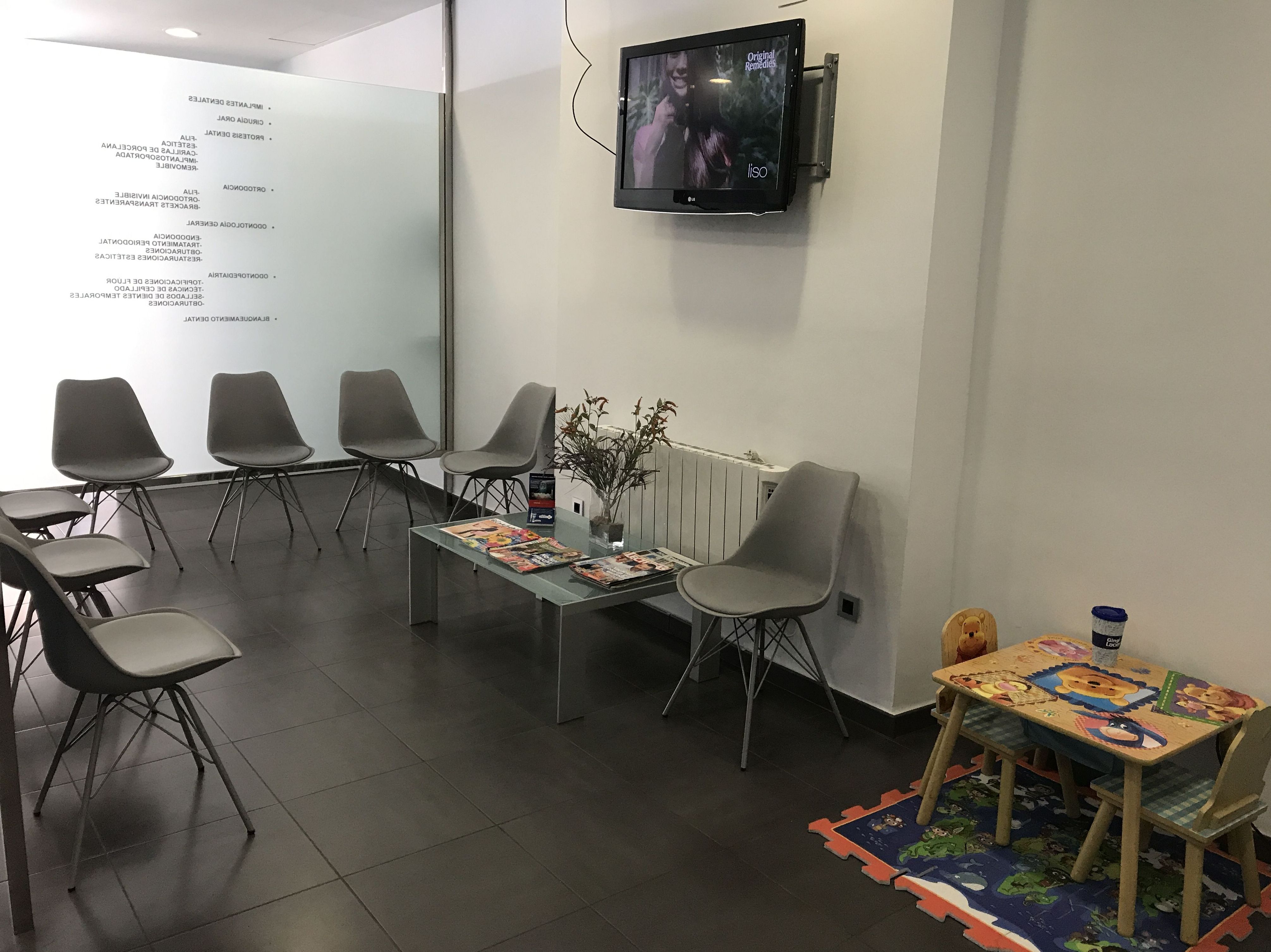 Sala de espera 2 Clínica dental Fortaña-Giménez en Torrent, Valencia