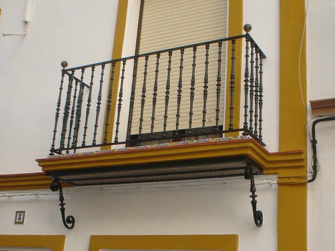Balcones de hierro en Sevilla 