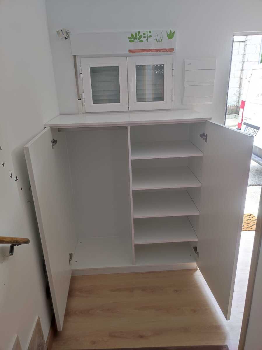 Mueble recibidor a medida en blanco