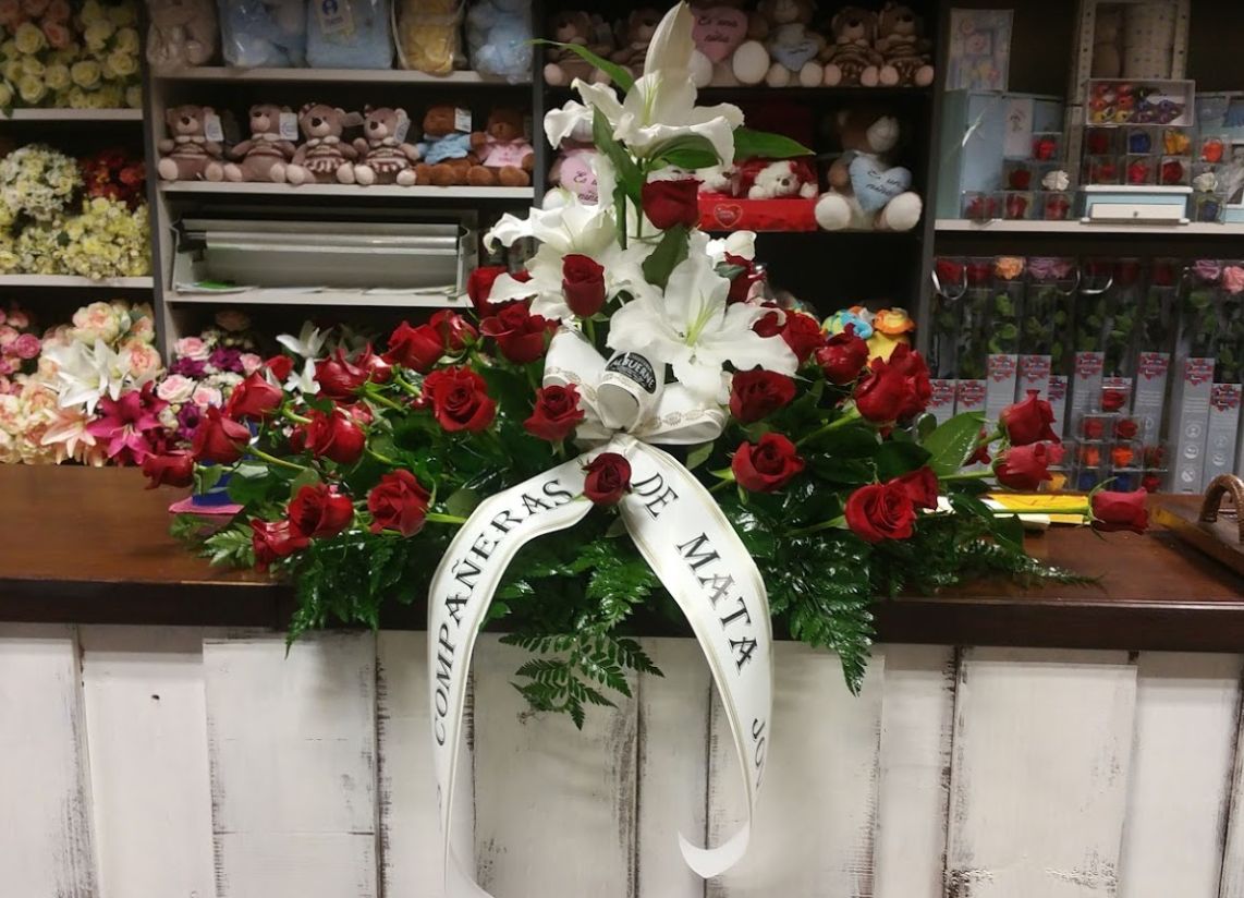 Centros funerarios: Servicios de Floristería Albuerne Centros funerarios: Servicios de Floristería Albuerne