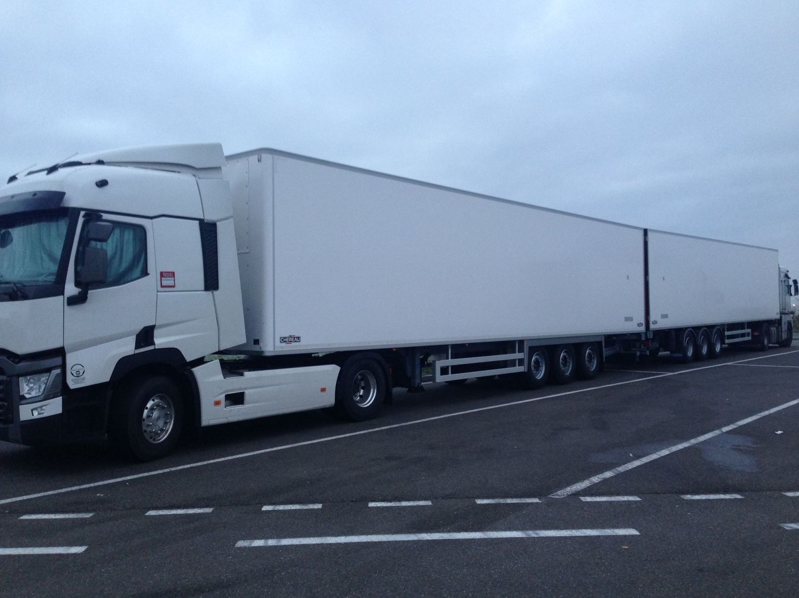 Transporte de Semirremolque Frigorífico: Servicios de Semitransport Transporte de Semirremolque Frigorífico: Servicios de Semitransport