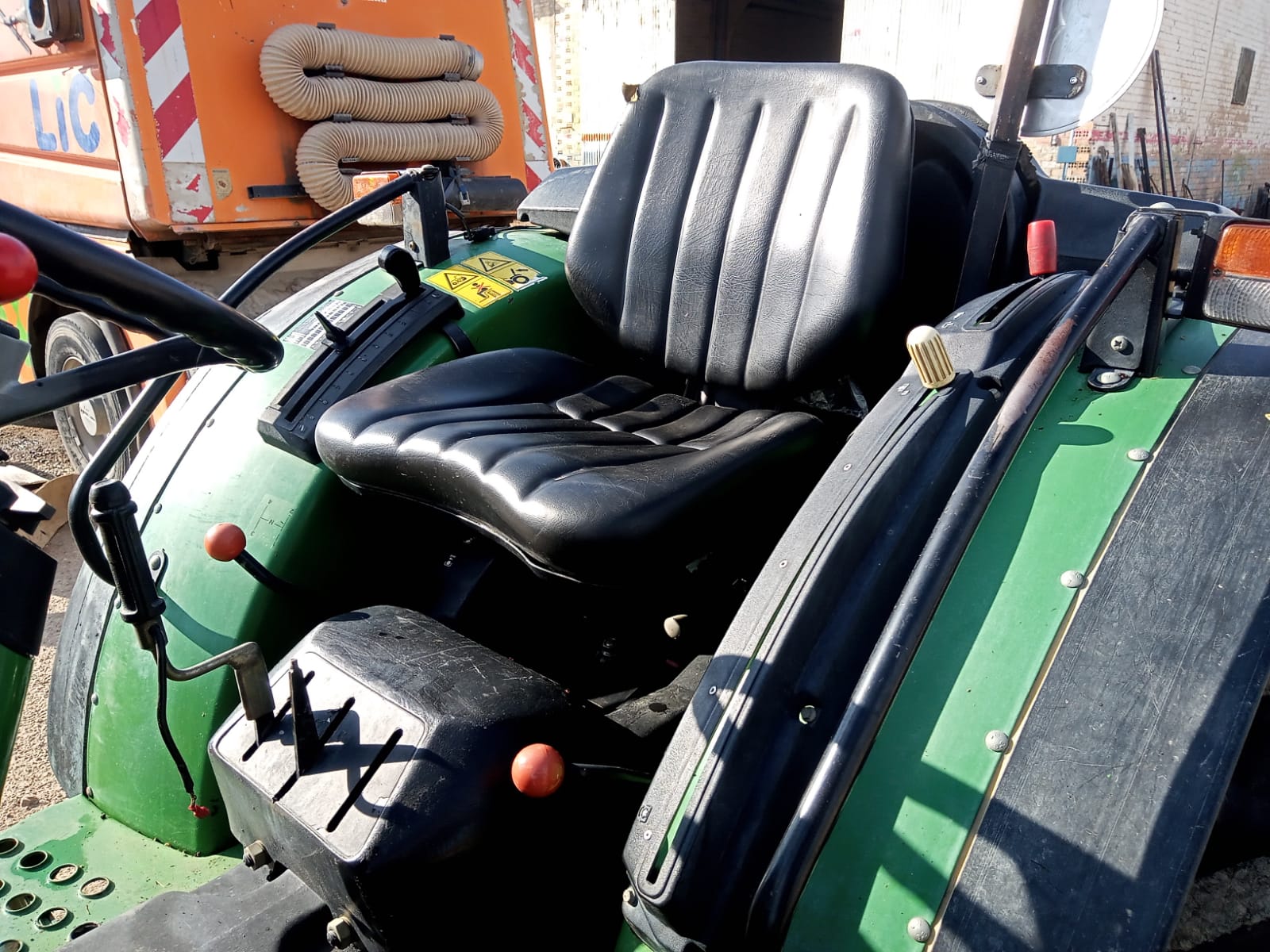 TRACTOR JOHN DERE 5400N: Compra venta de TALLERS VESER TRACTOR JOHN DERE 5400N: Compra venta de TALLERS VESER