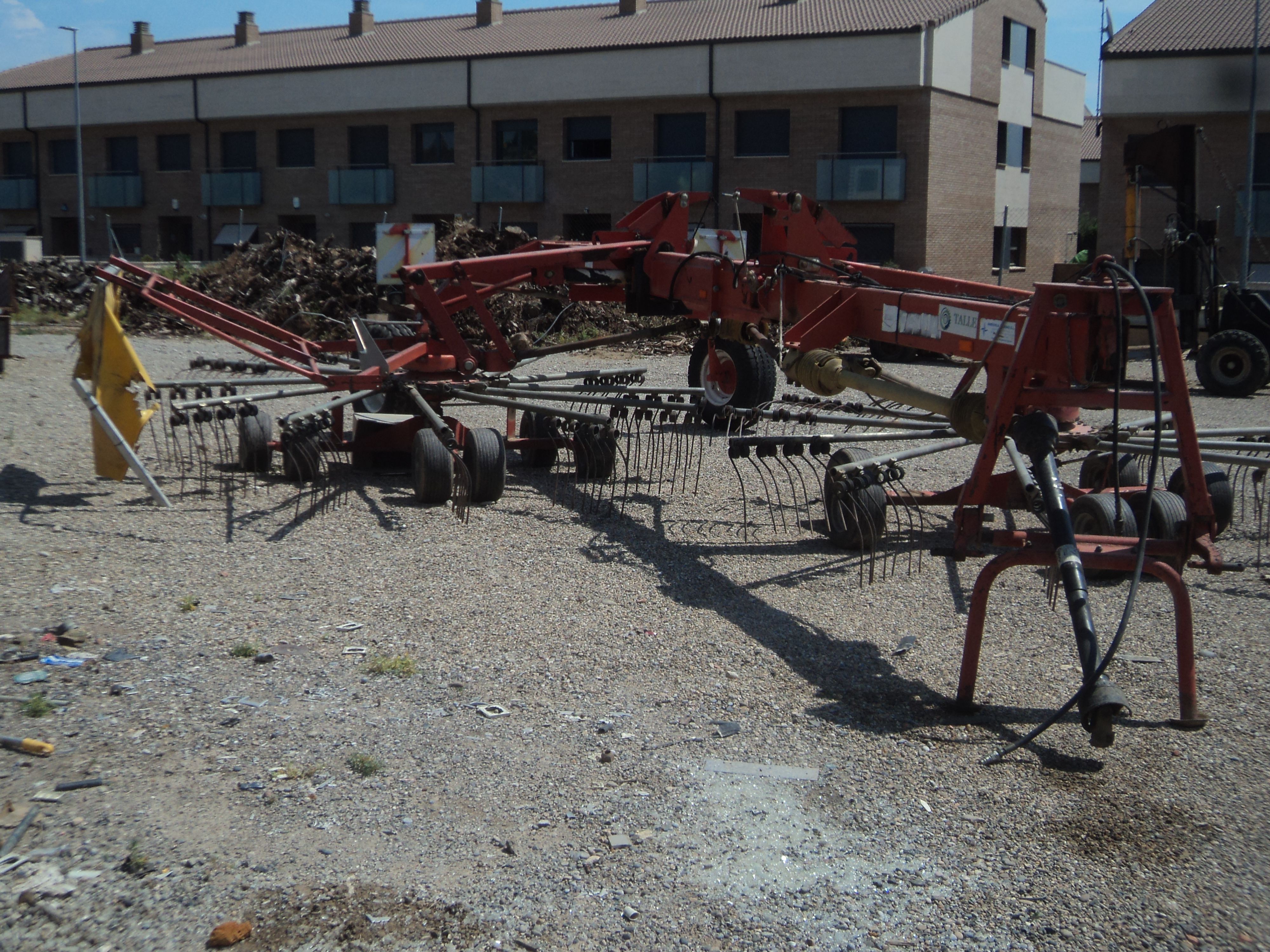 RASTRILLO HILERADOR FELLA: Compra venta de TALLERS VESER RASTRILLO HILERADOR FELLA: Compra venta de TALLERS VESER