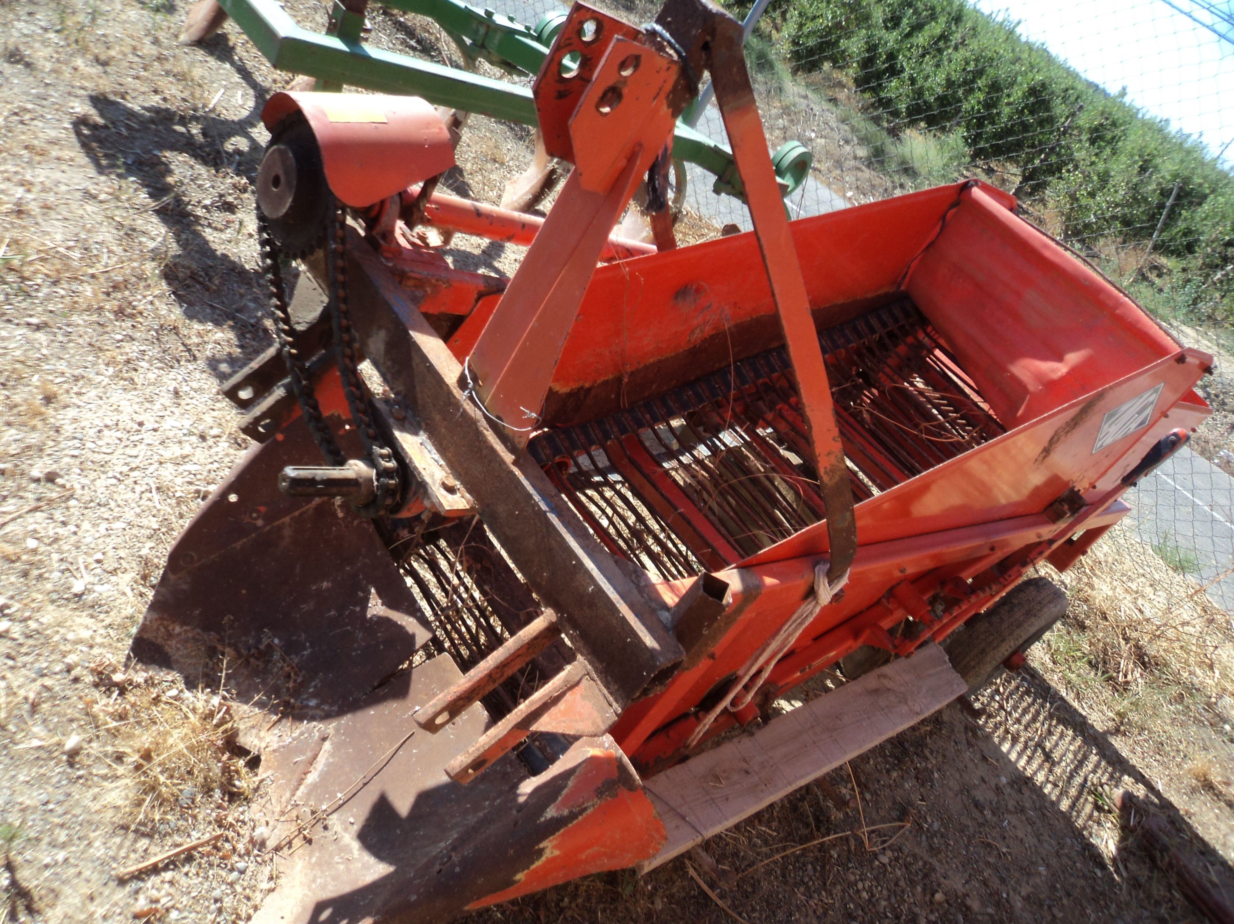 ARRANCADOR Y RECOLECTOR DE PATATAS -935: Compra venta de Tallers Veser ARRANCADOR Y RECOLECTOR DE PATATAS -935: Compra venta de Tallers Veser