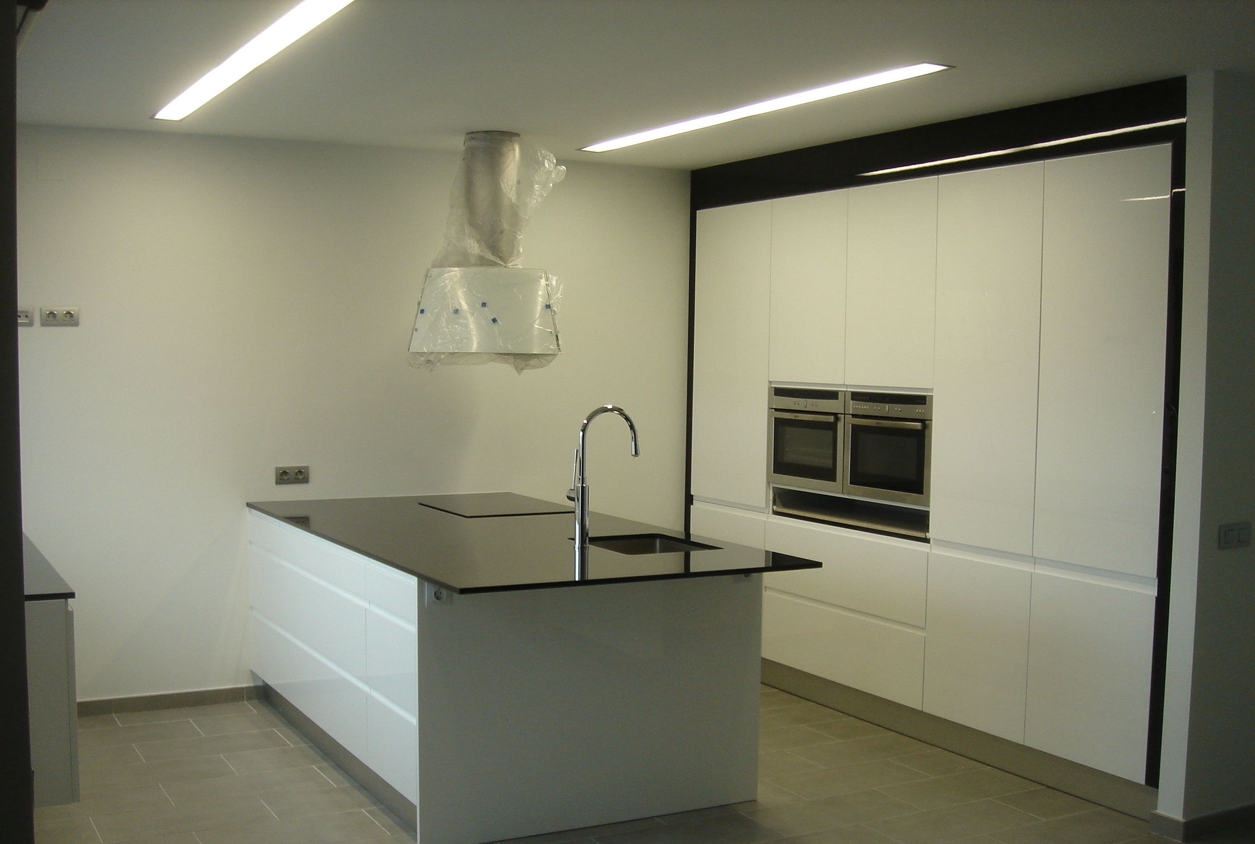 Foto 7 de Muebles de baño y cocina en Burgos | Ferroplas Foto 7 de Muebles de baño y cocina en Burgos | Ferroplas