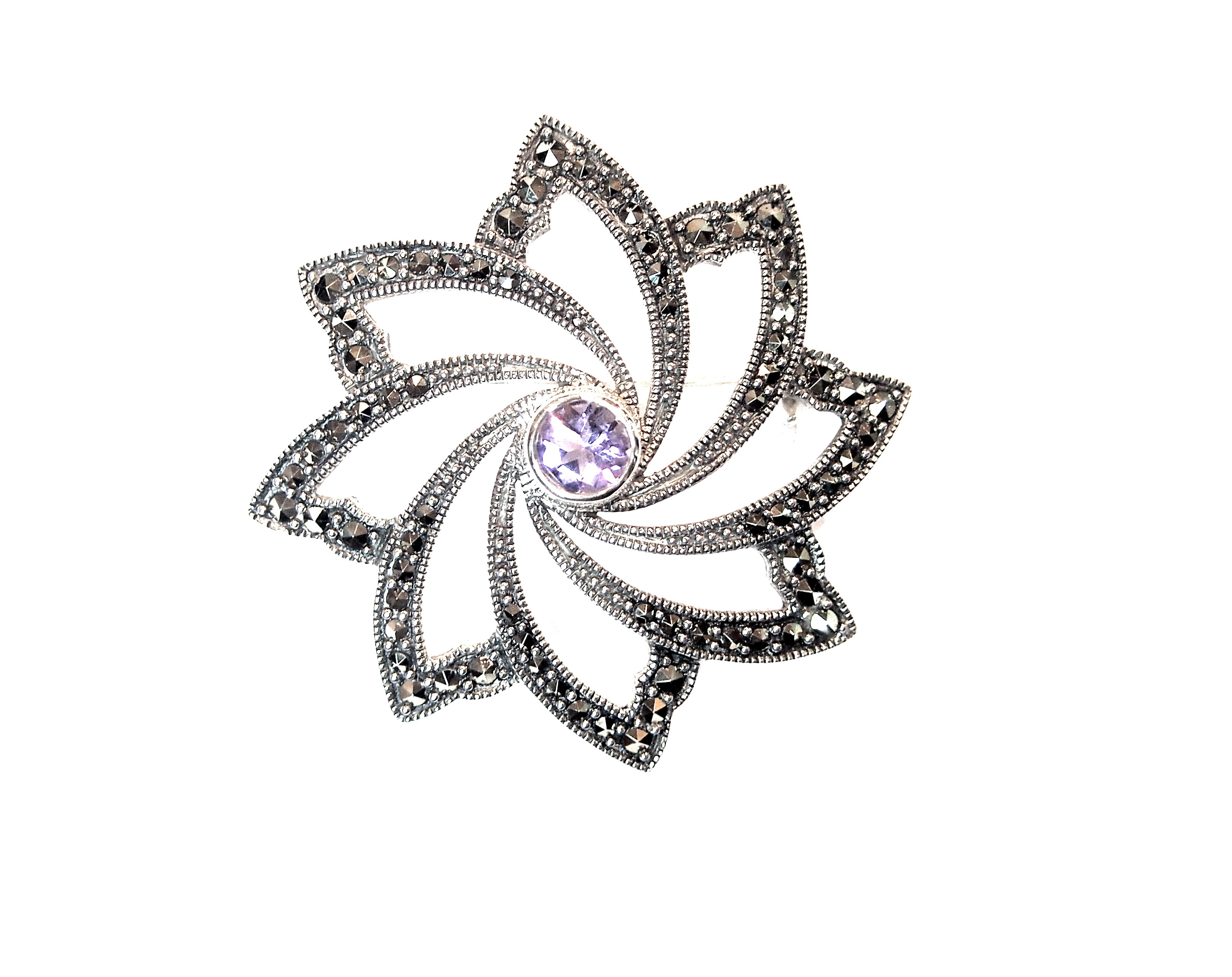 Broche de Flor Plata de 1º Ley con Marcasitas y Amatista Ref. AB-313/02: Catálogo de Antigua Joyeros Broche de Flor Plata de 1º Ley con Marcasitas y Amatista Ref. AB-313/02: Catálogo de Antigua Joyeros