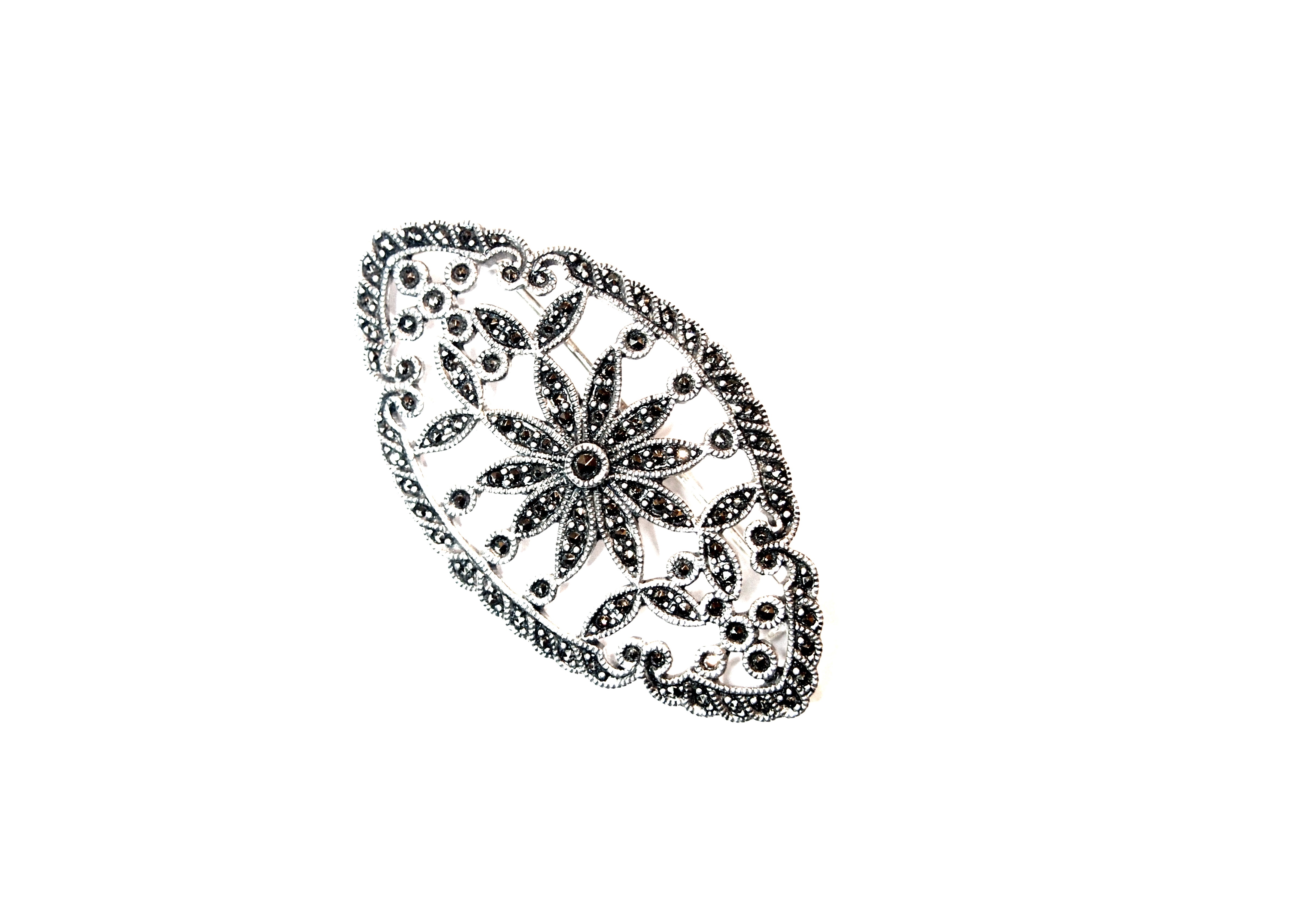 Broche en Plata de 1º Ley ovalado y calado con Marcasitas Ref. AB-3317/00: Catálogo de Antigua Joyeros Broche en Plata de 1º Ley ovalado y calado con Marcasitas Ref. AB-3317/00: Catálogo de Antigua Joyeros