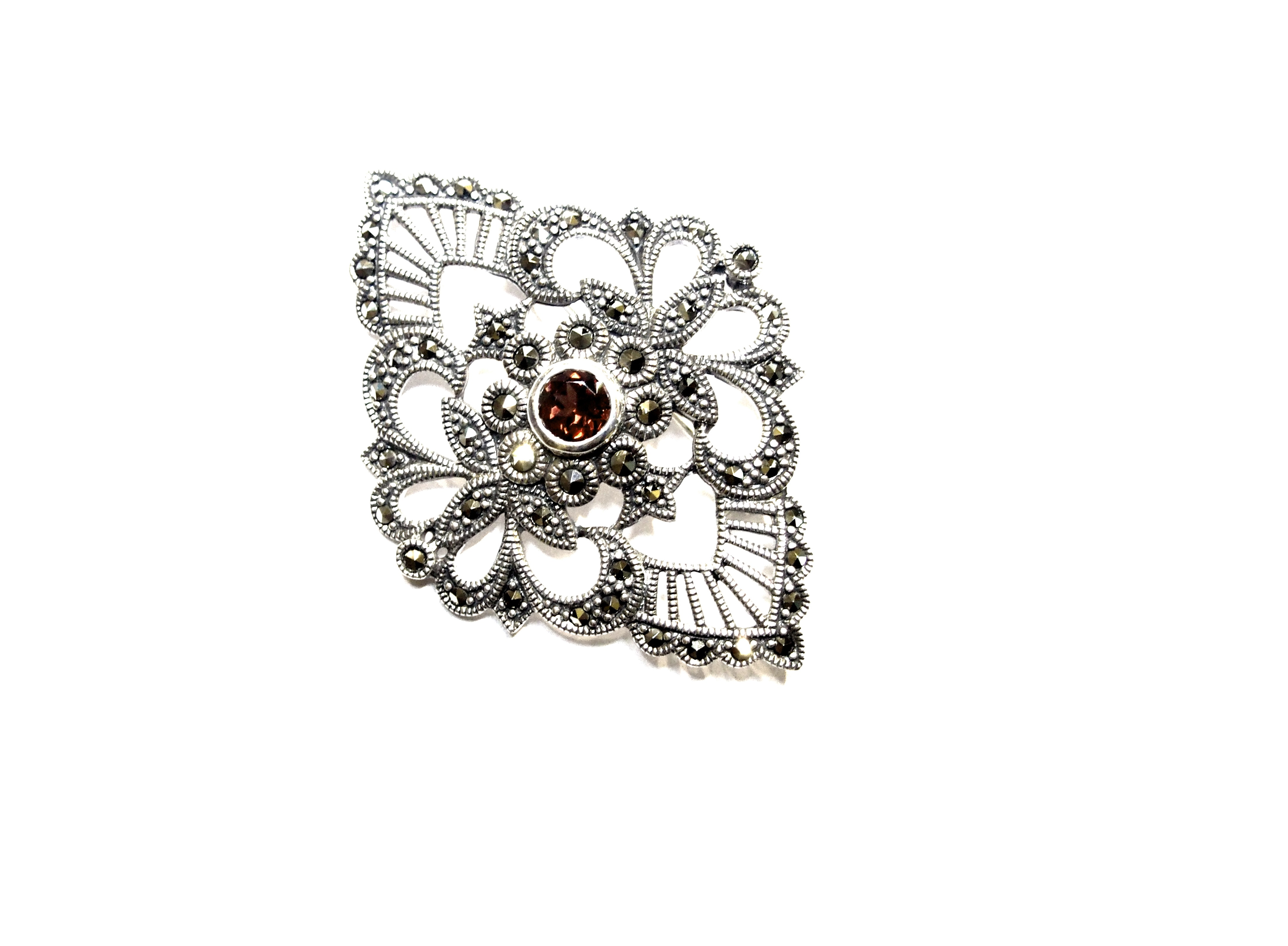 Broche en Plata de 1º Ley con Granate, Ref. AB-085/09: Catálogo de Antigua Joyeros Broche en Plata de 1º Ley con Granate, Ref. AB-085/09: Catálogo de Antigua Joyeros