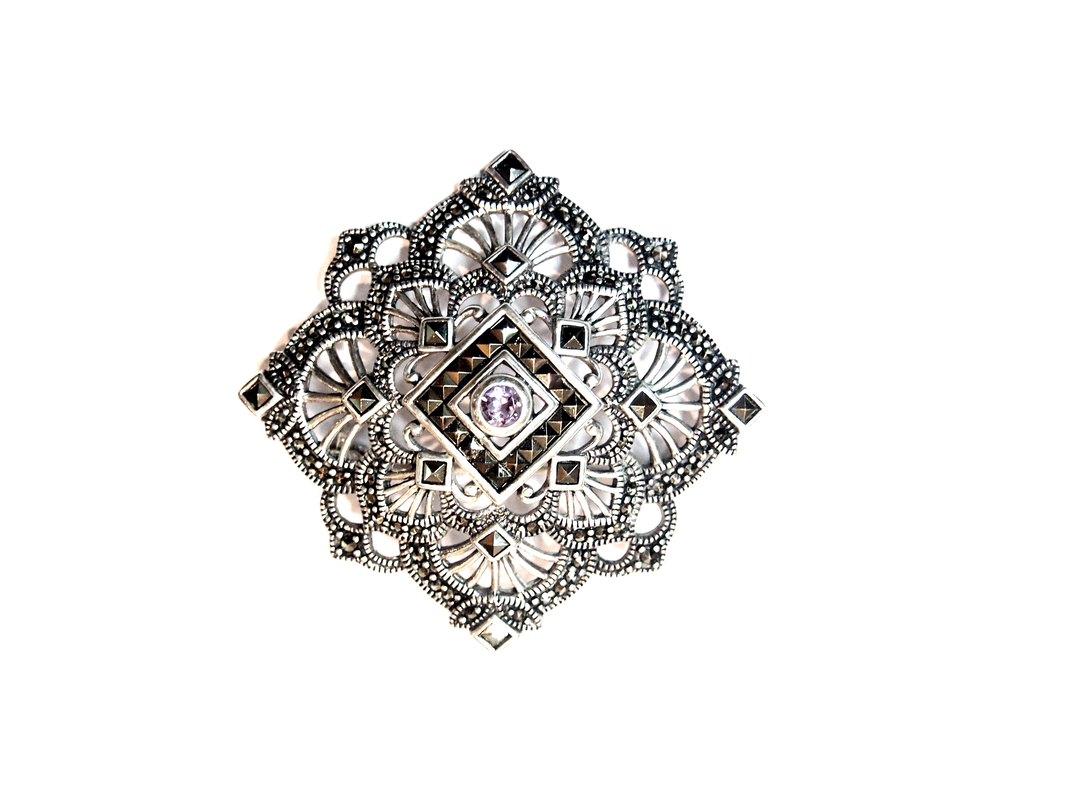 Broche en Plata de 1º Ley con Marcasitas y amatista. Ref. AB-293/02: Catálogo de Antigua Joyeros Broche en Plata de 1º Ley con Marcasitas y amatista. Ref. AB-293/02: Catálogo de Antigua Joyeros