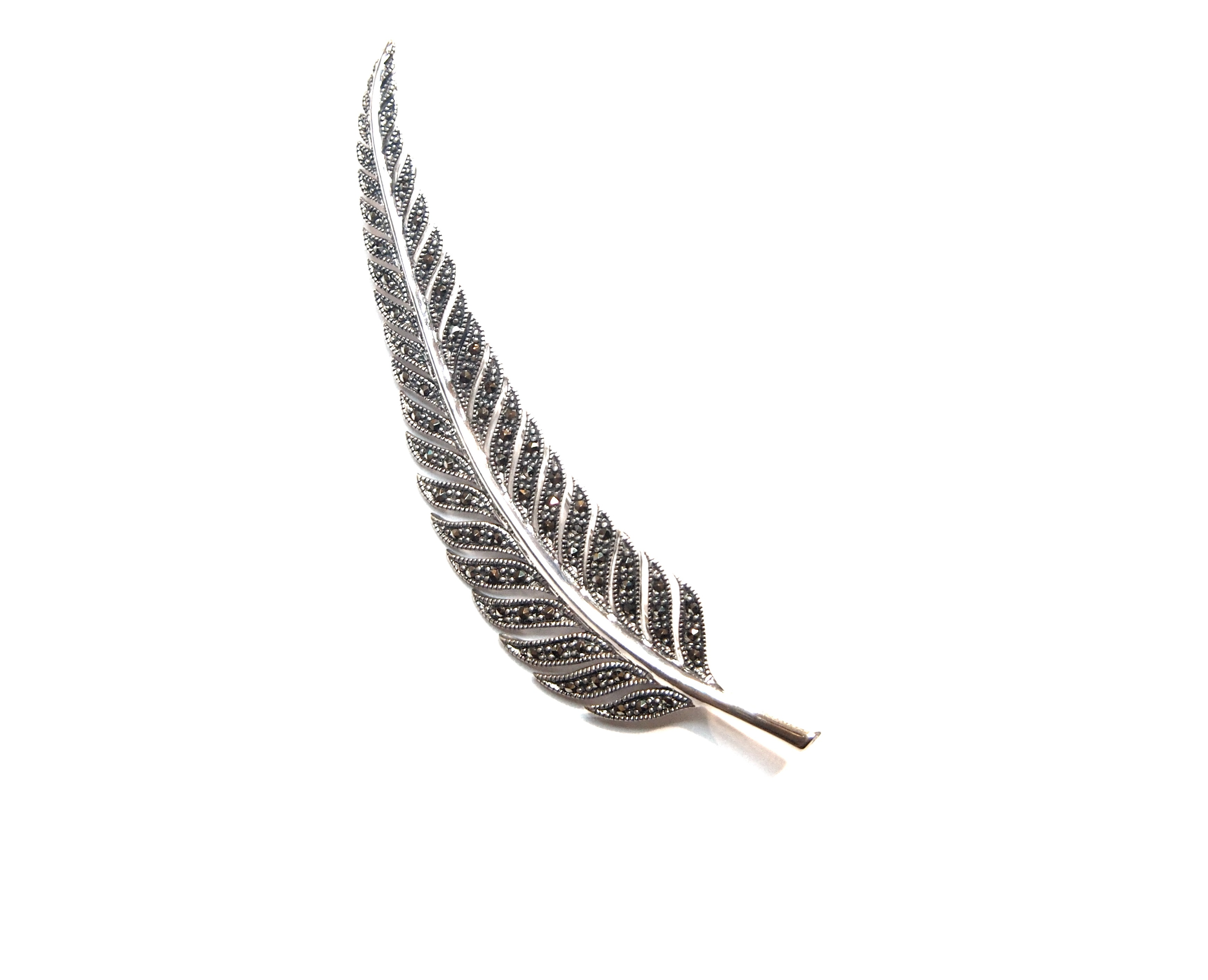 Broche Plata de ley con forma de Pluma AB-068/00: Catálogo de Antigua Joyeros Broche Plata de ley con forma de Pluma AB-068/00: Catálogo de Antigua Joyeros