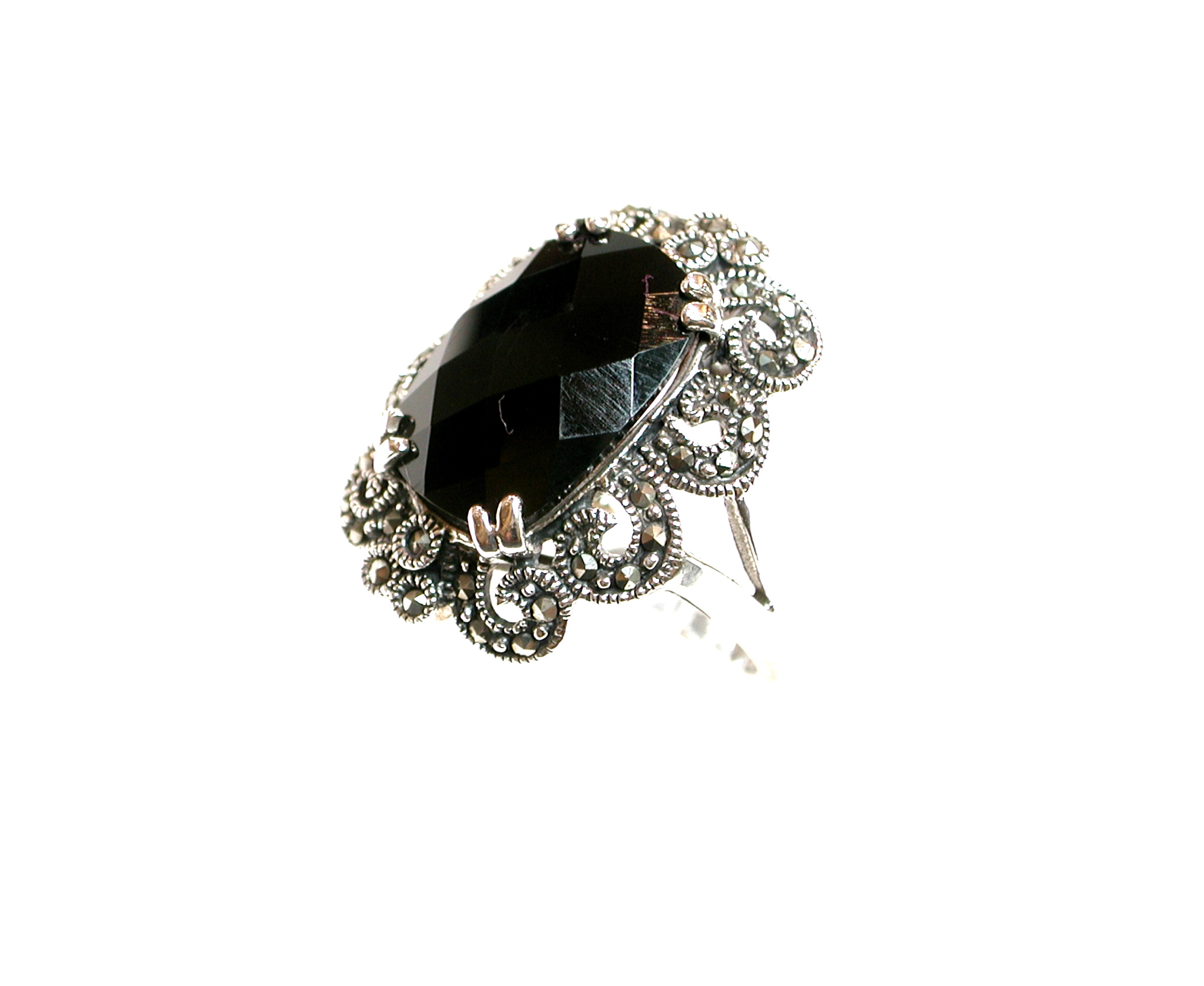 Sortija con Marco floral de Plata1º Ley y Marcasitas. Ref. MSM031/00: Catálogo de Antigua Joyeros Sortija con Marco floral de Plata1º Ley y Marcasitas. Ref. MSM031/00: Catálogo de Antigua Joyeros
