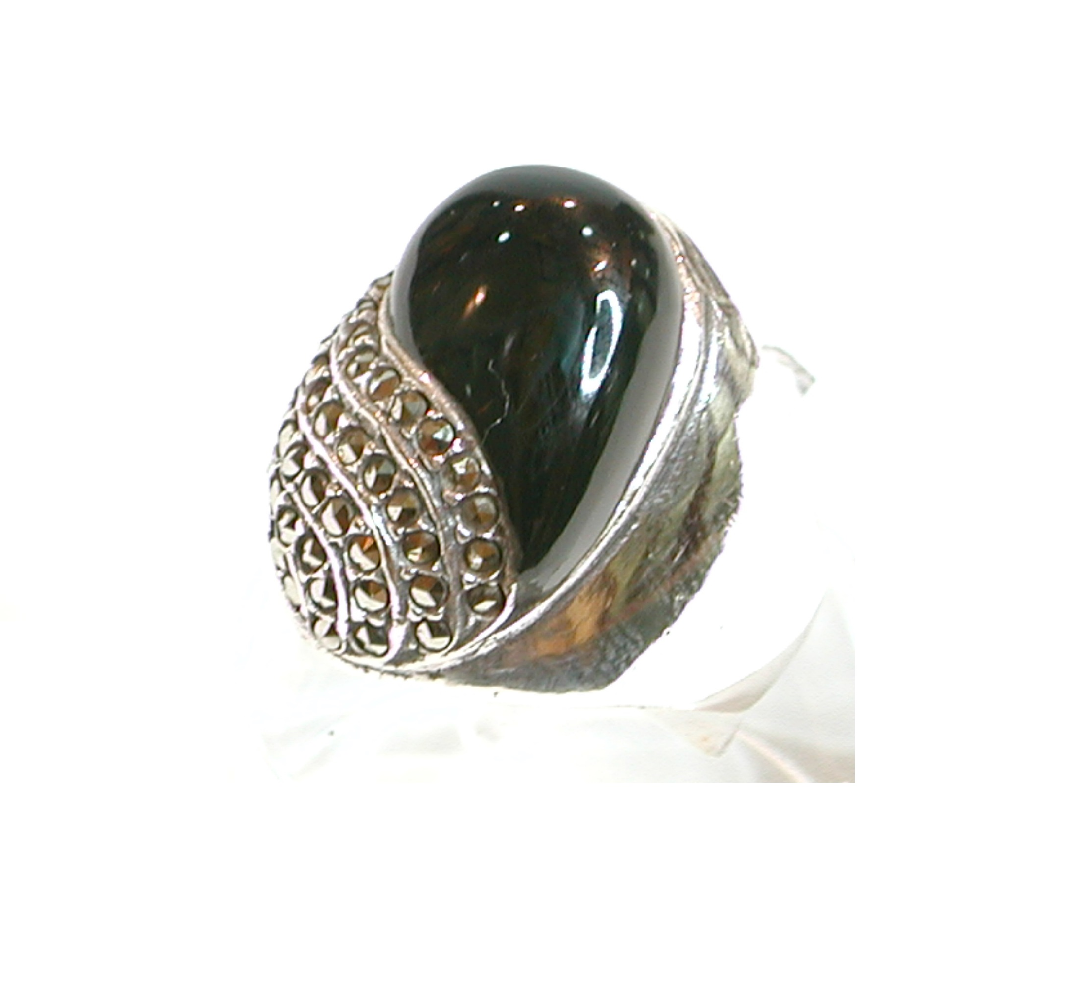 Sortija simulando el Yin y el Yang con Ónix y Marcasitas Ref. GS-019/01: Catálogo de Antigua Joyeros Sortija simulando el Yin y el Yang con Ónix y Marcasitas Ref. GS-019/01: Catálogo de Antigua Joyeros