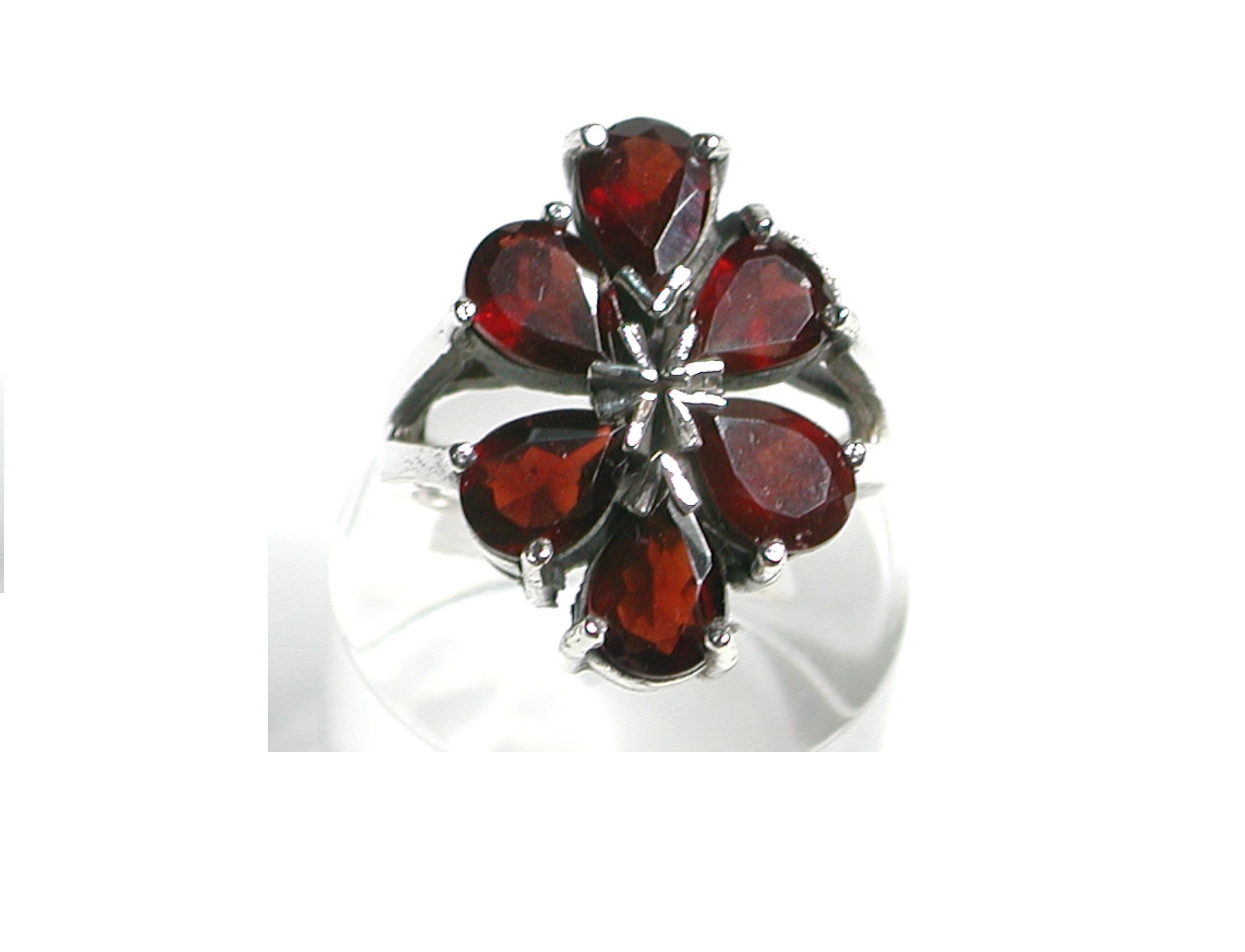 Sortija en forma de flor de Plata de 1ª Ley con Granates PS-090/09: Catálogo de Antigua Joyeros Sortija en forma de flor de Plata de 1ª Ley con Granates PS-090/09: Catálogo de Antigua Joyeros