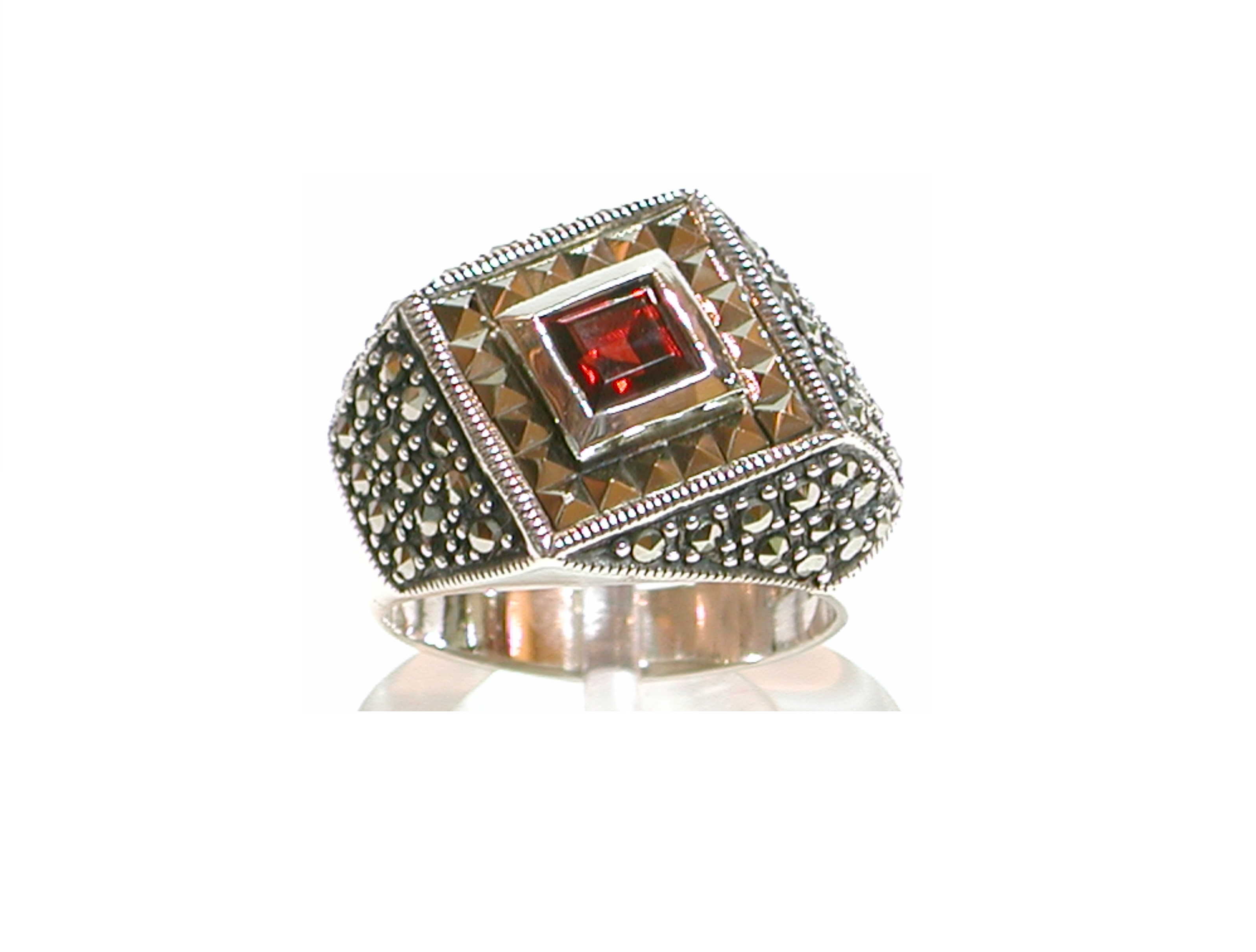 Sortija de Plata de1ª Ley, granate y marcasitas. Ref. MS5608/09: Catálogo de Antigua Joyeros Sortija de Plata de1ª Ley, granate y marcasitas. Ref. MS5608/09: Catálogo de Antigua Joyeros