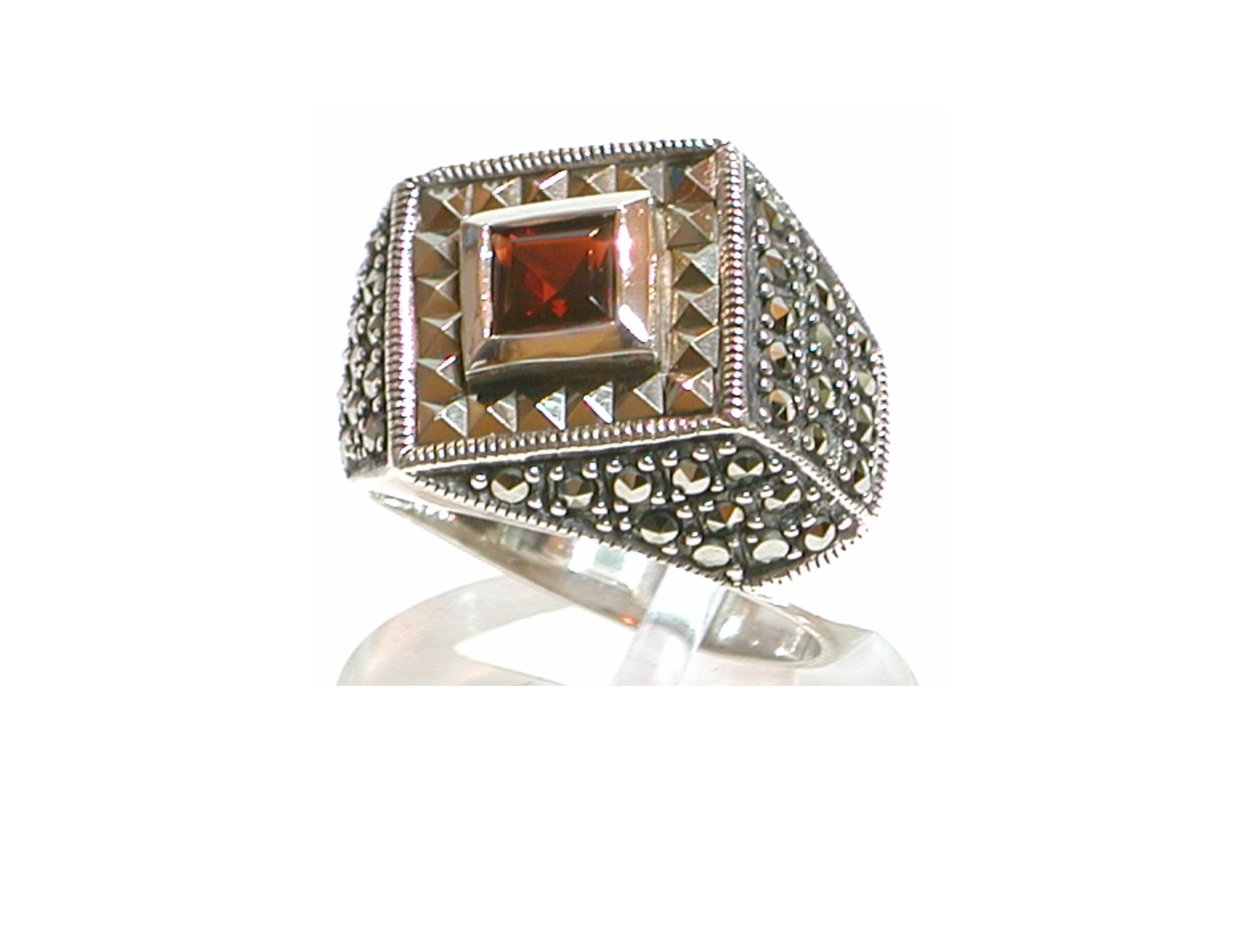 Sortija de Plata de1ª Ley, granate y marcasitas. Ref. MS5608/09: Catálogo de Antigua Joyeros Sortija de Plata de1ª Ley, granate y marcasitas. Ref. MS5608/09: Catálogo de Antigua Joyeros