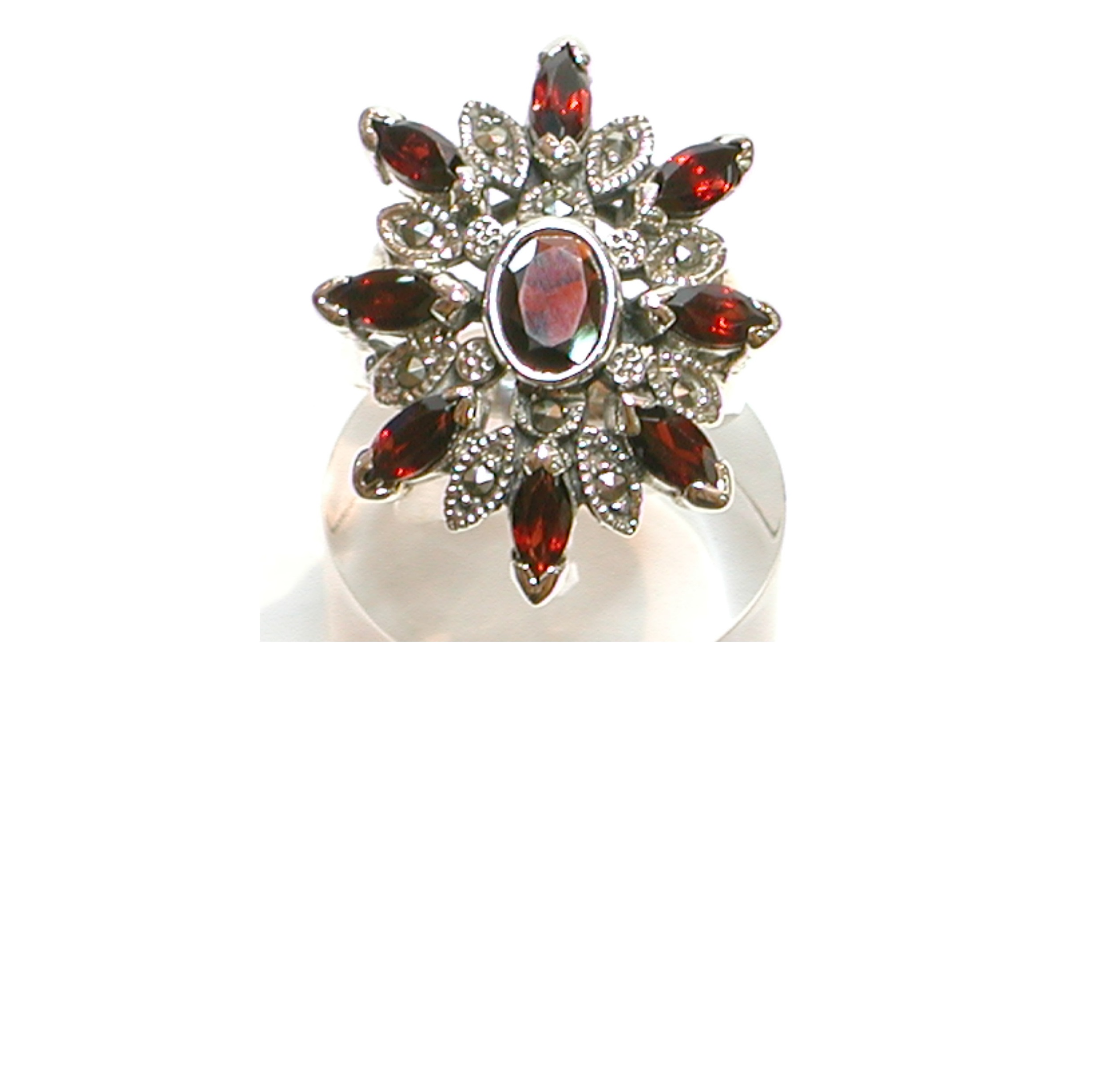 Sortija de Plata de 1ª Ley con Granates y Marcasitas. Ref. PS-107/09: Catálogo de Antigua Joyeros Sortija de Plata de 1ª Ley con Granates y Marcasitas. Ref. PS-107/09: Catálogo de Antigua Joyeros