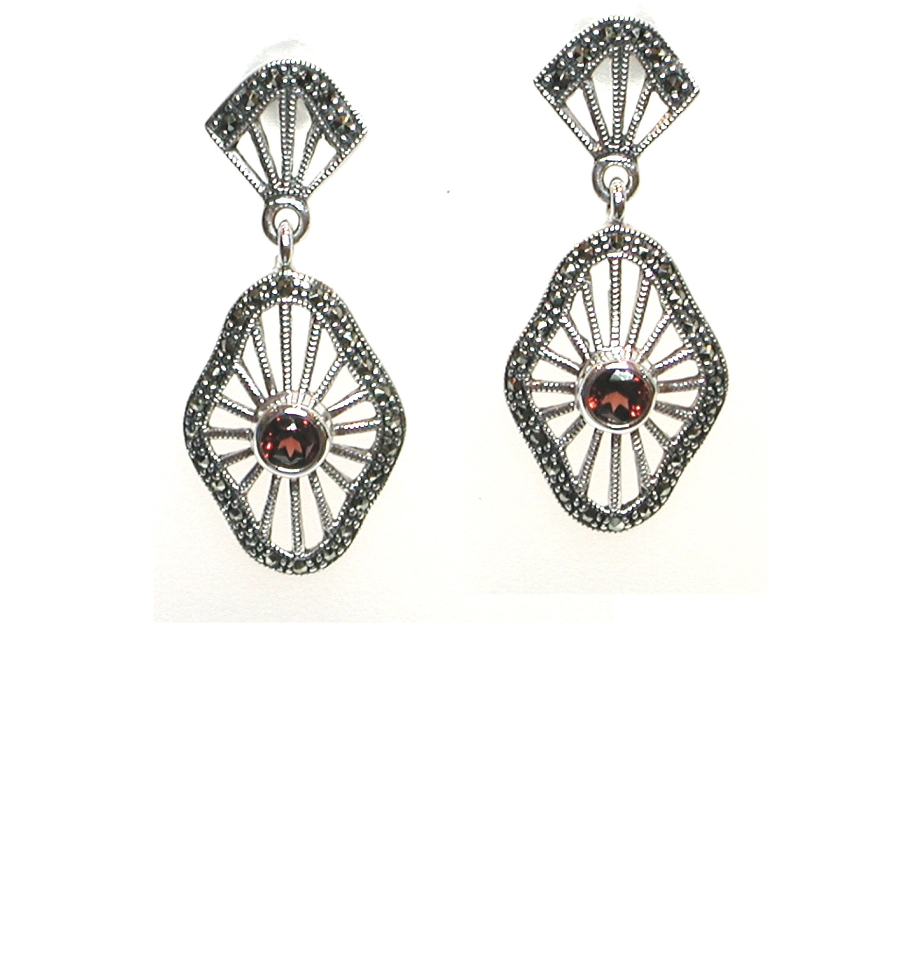 Pendientes de Plata de 1ª Ley, Marcasitas y Granate. Ref. AP2419/09: Catálogo de Antigua Joyeros Pendientes de Plata de 1ª Ley, Marcasitas y Granate. Ref. AP2419/09: Catálogo de Antigua Joyeros