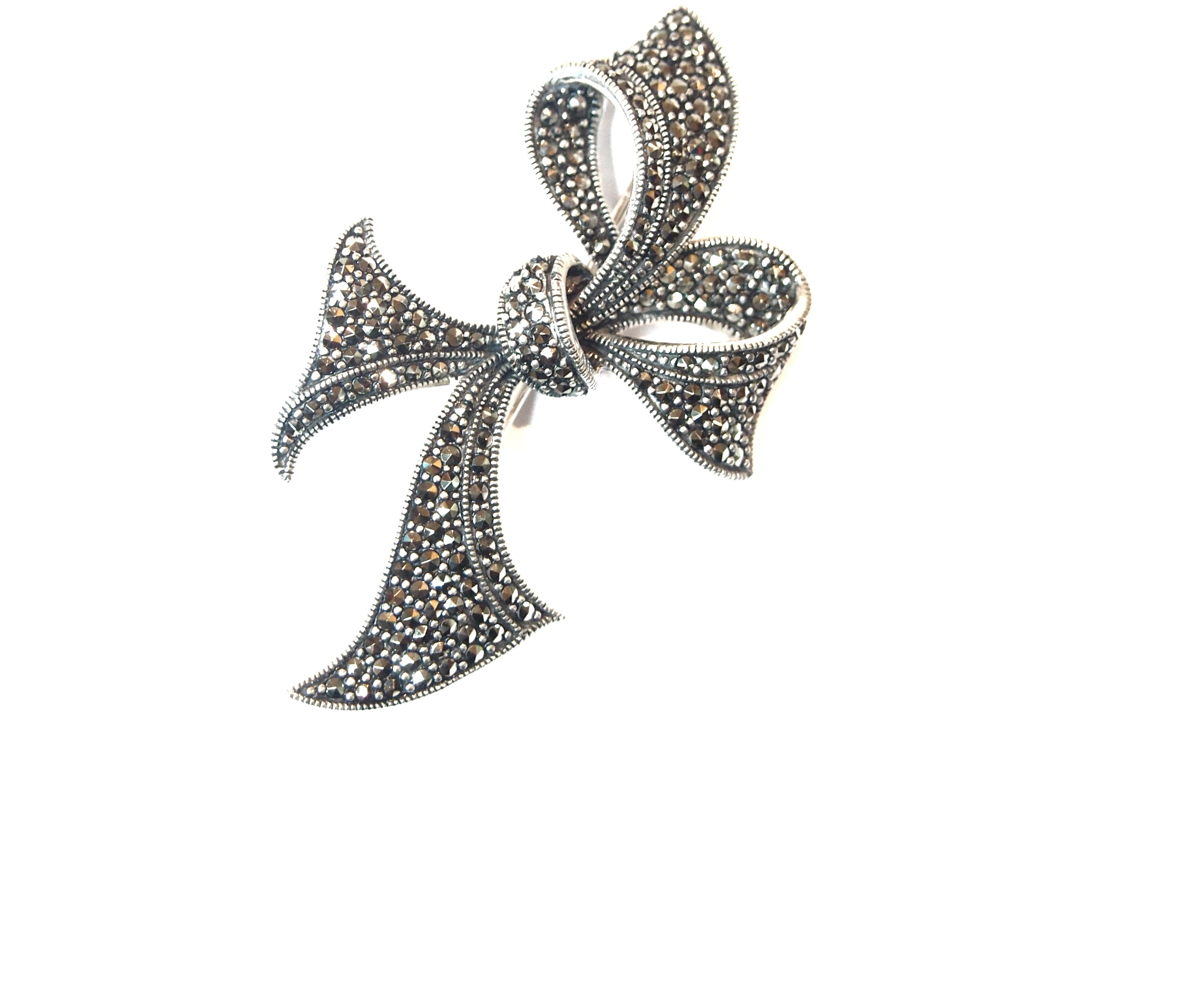 Broche Plata de 1º ley con forma de Lazo y marcasitas AB-583/00: Catálogo de Antigua Joyeros Broche Plata de 1º ley con forma de Lazo y marcasitas AB-583/00: Catálogo de Antigua Joyeros