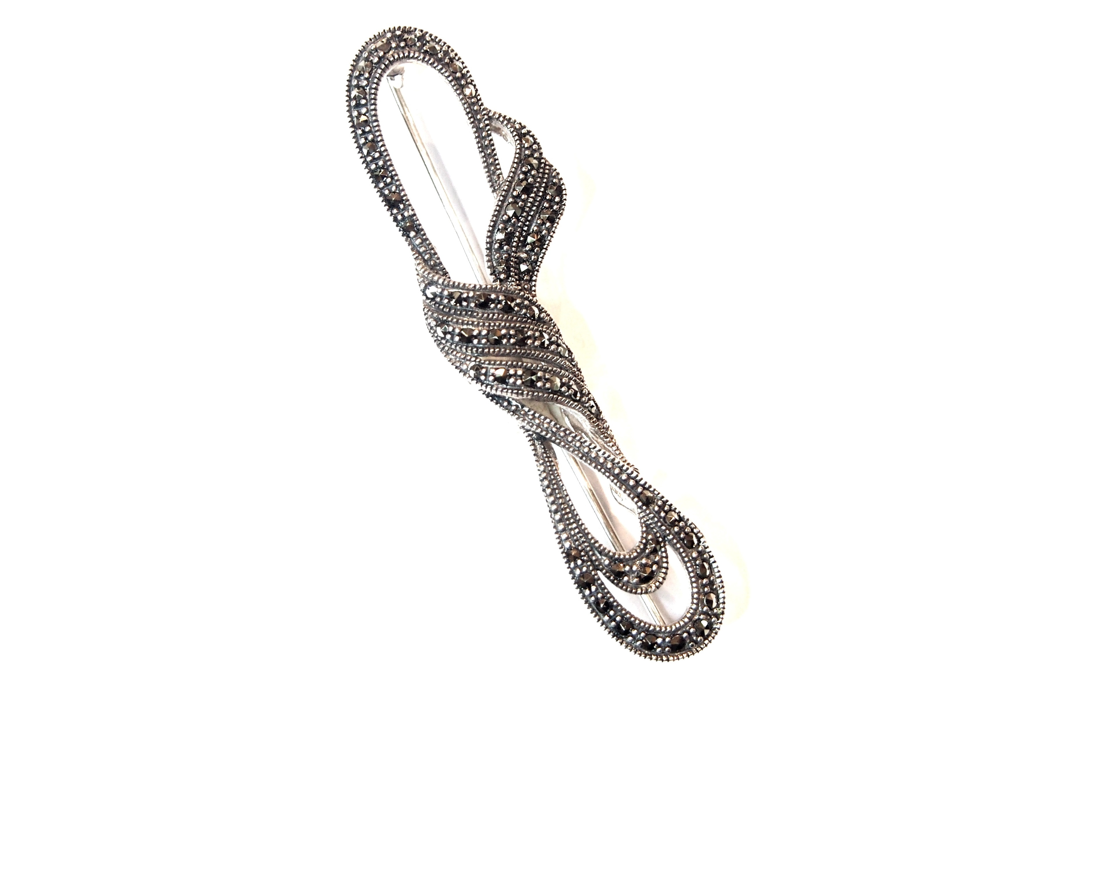 Broche en Plata de 1º Ley con forma de lazo y marcasitas Ref. AB3046/00: Catálogo de Antigua Joyeros Broche en Plata de 1º Ley con forma de lazo y marcasitas Ref. AB3046/00: Catálogo de Antigua Joyeros
