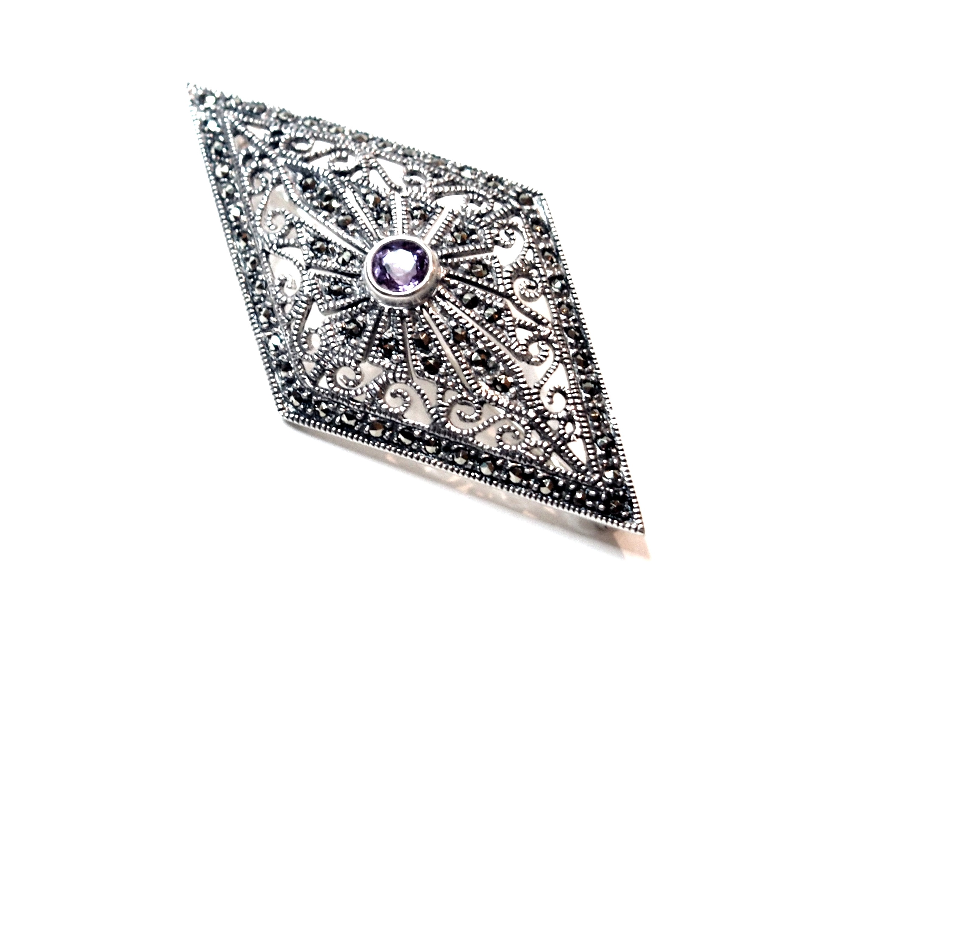 Broche de Plata de 1ª Ley, Amatista y Marcasitas. Ref. AB-119/02: Catálogo de Antigua Joyeros Broche de Plata de 1ª Ley, Amatista y Marcasitas. Ref. AB-119/02: Catálogo de Antigua Joyeros