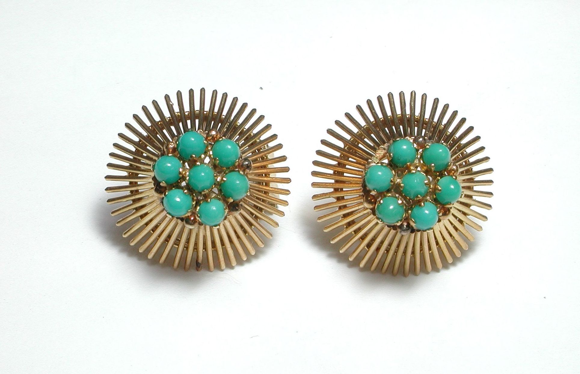 Pendientes de oro de 18k con turquesa. Circa: 1960-1970.: Catálogo de Antigua Joyeros Pendientes de oro de 18k con turquesa. Circa: 1960-1970.: Catálogo de Antigua Joyeros