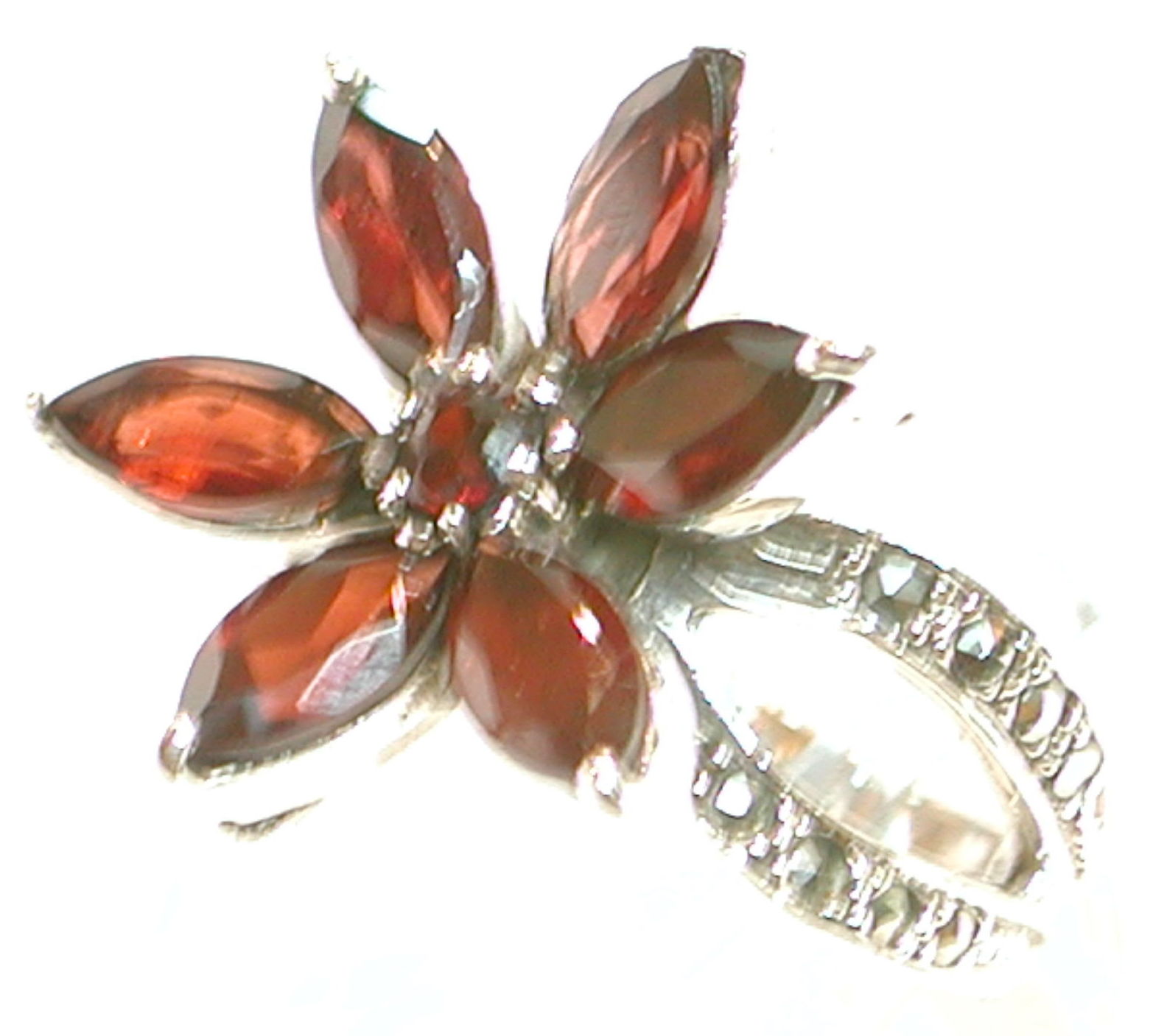 Sortija Flor de Plata de 1ª Ley con Granates XS-024/09: Catálogo de Antigua Joyeros Sortija Flor de Plata de 1ª Ley con Granates XS-024/09: Catálogo de Antigua Joyeros