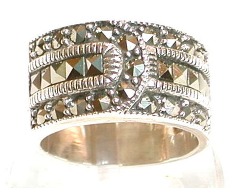 Sortija ancha de Plata y Marcasitas. Ref. ES-427/00: Catálogo de Antigua Joyeros Sortija ancha de Plata y Marcasitas. Ref. ES-427/00: Catálogo de Antigua Joyeros