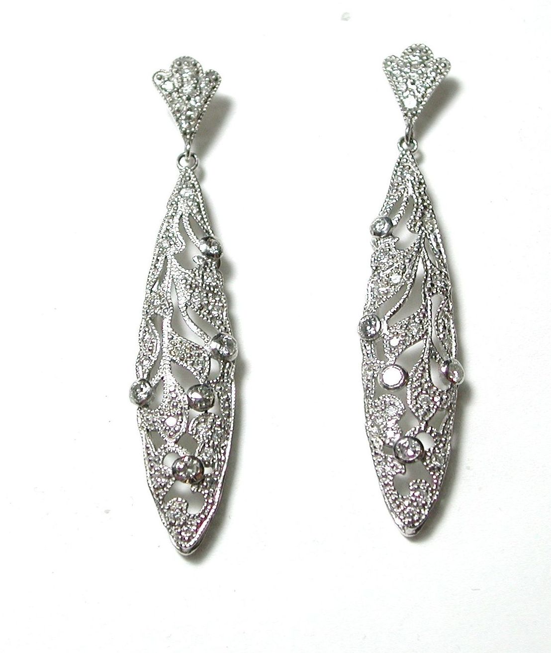 Pendientes de oro blanco con brillantes. Modernos. Ref. A-10764.: Catálogo de Antigua Joyeros Pendientes de oro blanco con brillantes. Modernos. Ref. A-10764.: Catálogo de Antigua Joyeros
