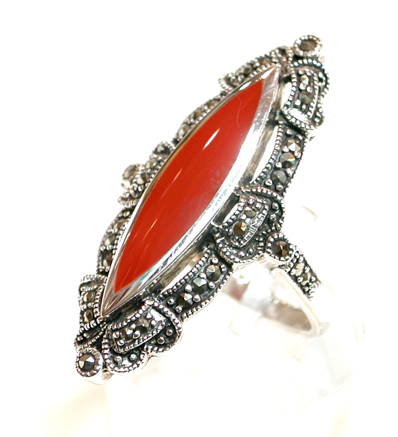 Sortija Ovalada de Plata de 1º Ley y Coral sintetico. Ref. MS-7691/44: Catálogo de Antigua Joyeros Sortija Ovalada de Plata de 1º Ley y Coral sintetico. Ref. MS-7691/44: Catálogo de Antigua Joyeros
