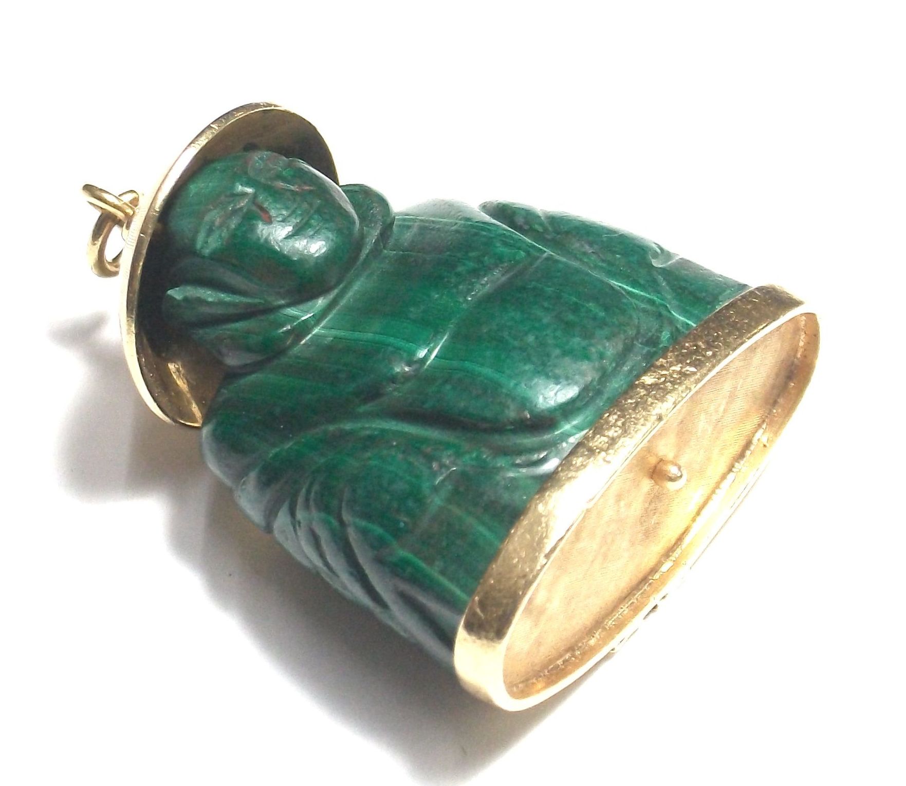 Colgante de Buda con malaquita y oro de 18k. Colgante de Buda con malaquita y oro de 18k.