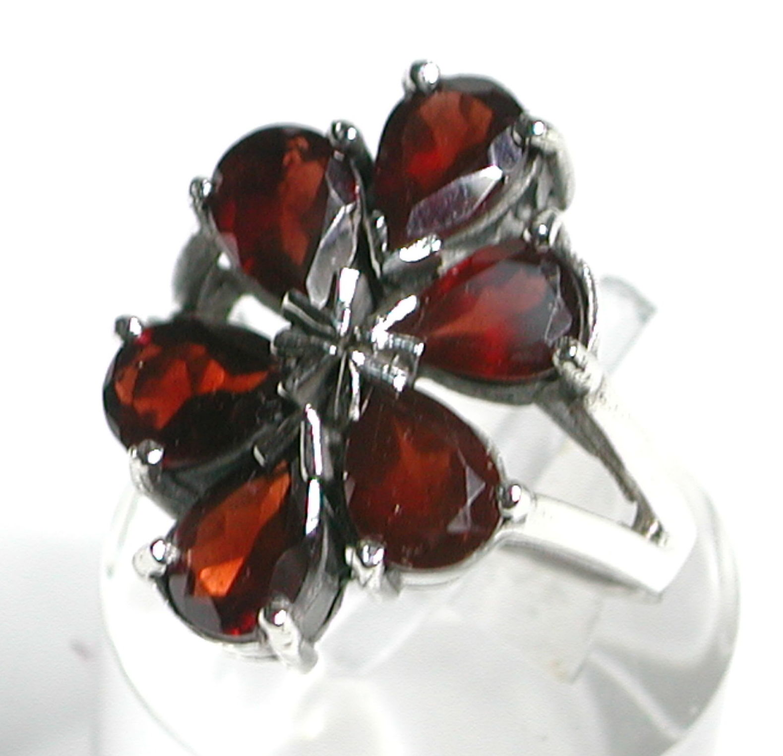 Sortija en forma de flor de Plata de 1ª Ley con Granates PS-090/09: Catálogo de Antigua Joyeros Sortija en forma de flor de Plata de 1ª Ley con Granates PS-090/09: Catálogo de Antigua Joyeros