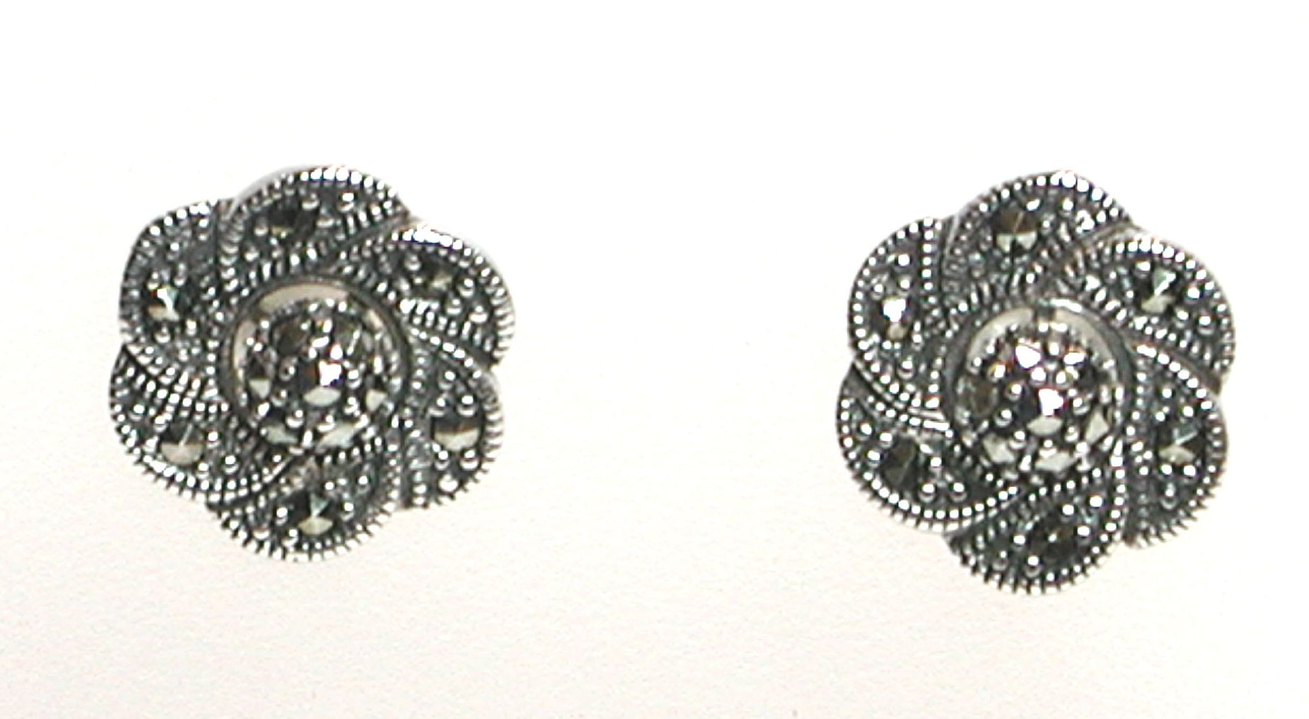 Pendientes Flor de Plata de 1º Ley y marcasitas . Ref. AP-164/00: Catálogo de Antigua Joyeros Pendientes Flor de Plata de 1º Ley y marcasitas . Ref. AP-164/00: Catálogo de Antigua Joyeros