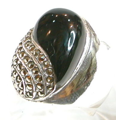 Sortija de simulando el Yin y el Yang con Ónix y Marcasitas Ref. GS-019/01: Catálogo de Antigua Joyeros Sortija de simulando el Yin y el Yang con Ónix y Marcasitas Ref. GS-019/01: Catálogo de Antigua Joyeros