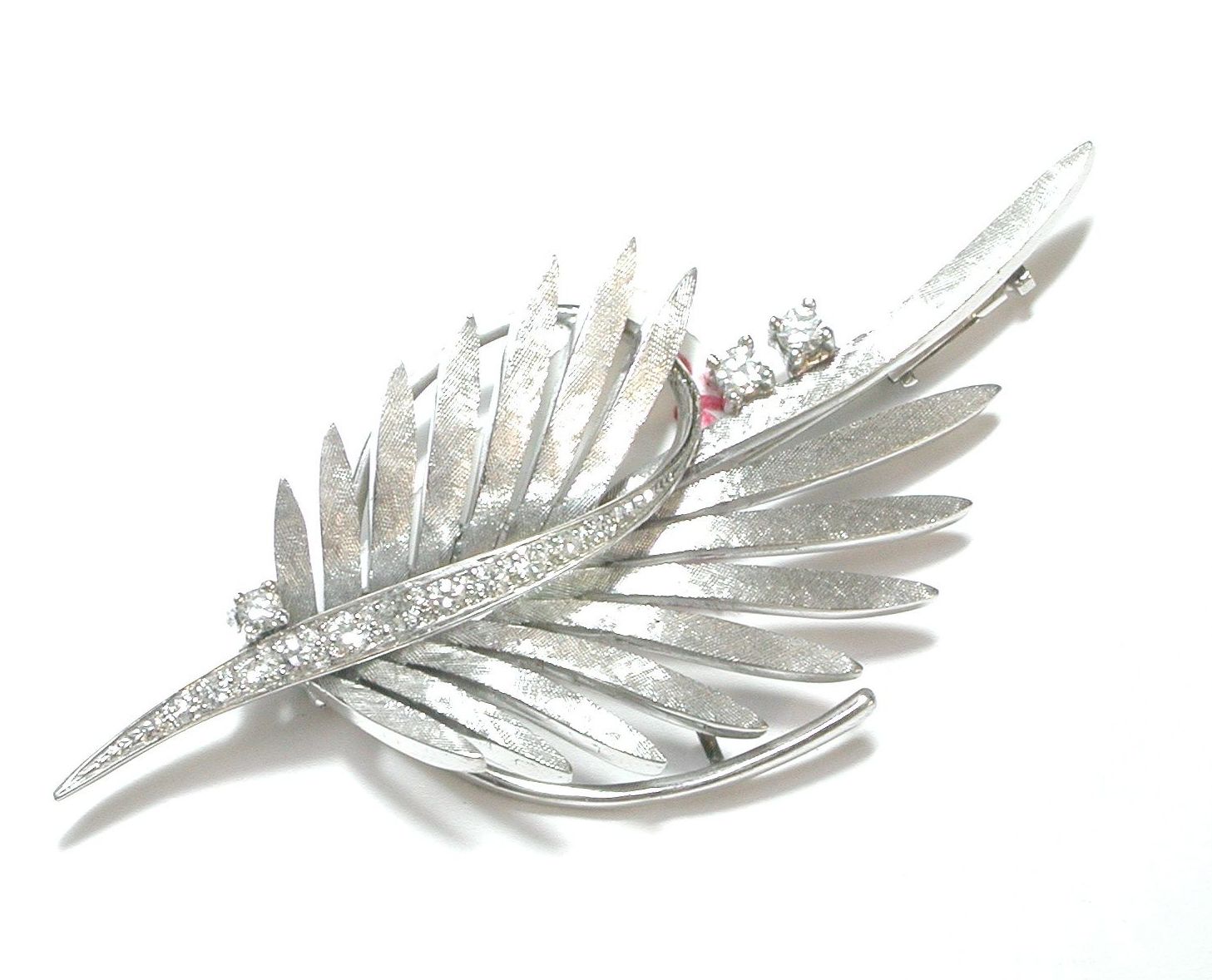 Broche de oro blanco con brillantes: Catálogo de Antigua Joyeros Broche de oro blanco con brillantes: Catálogo de Antigua Joyeros