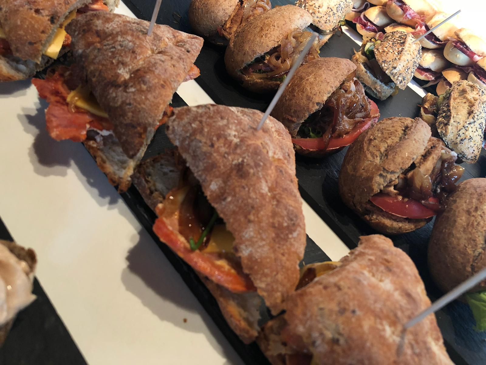 Pinchos: Catálogo de Gora Gora Pinchos: Catálogo de Gora Gora