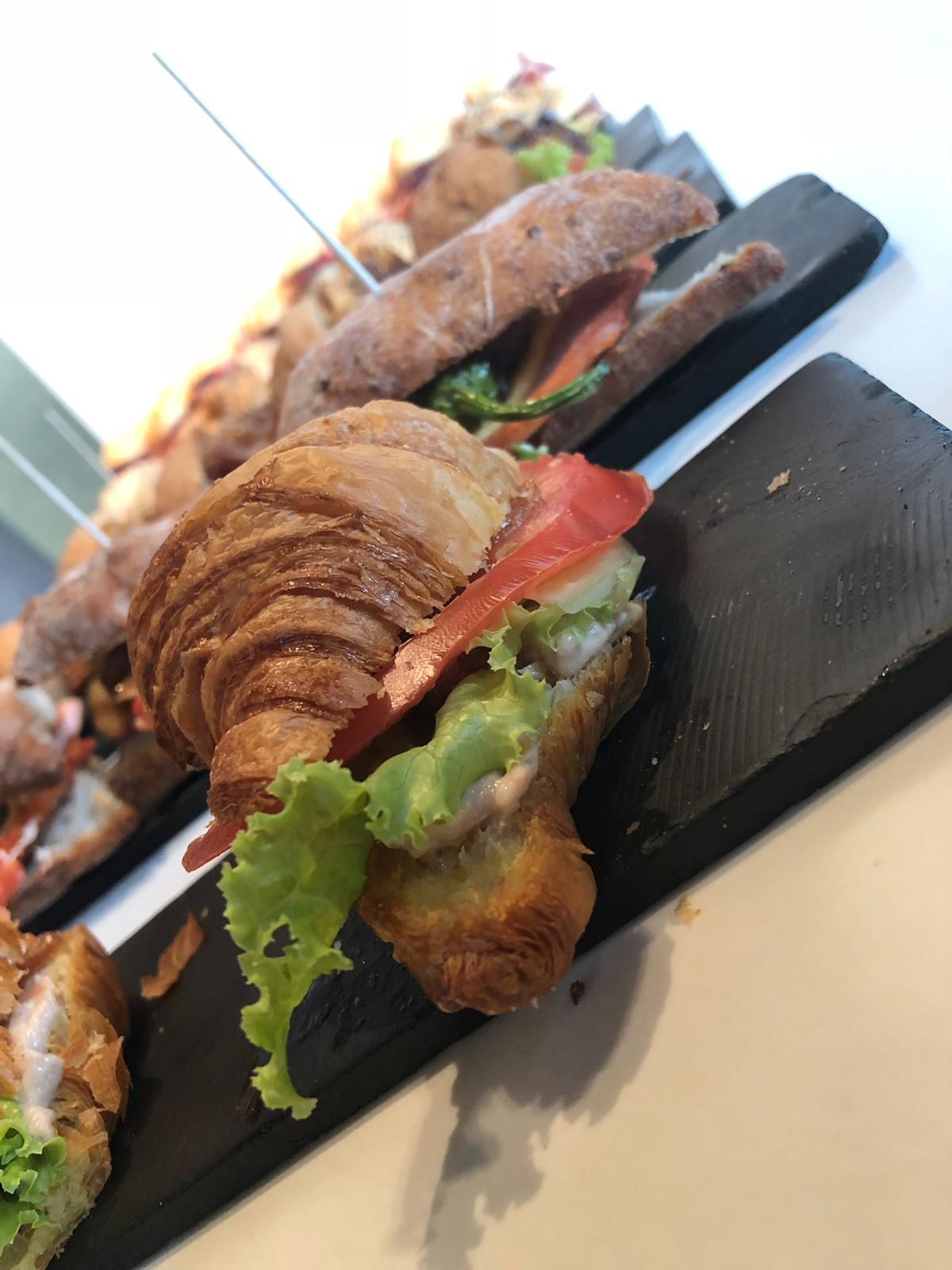 Pinchos: Catálogo de Gora Gora Pinchos: Catálogo de Gora Gora