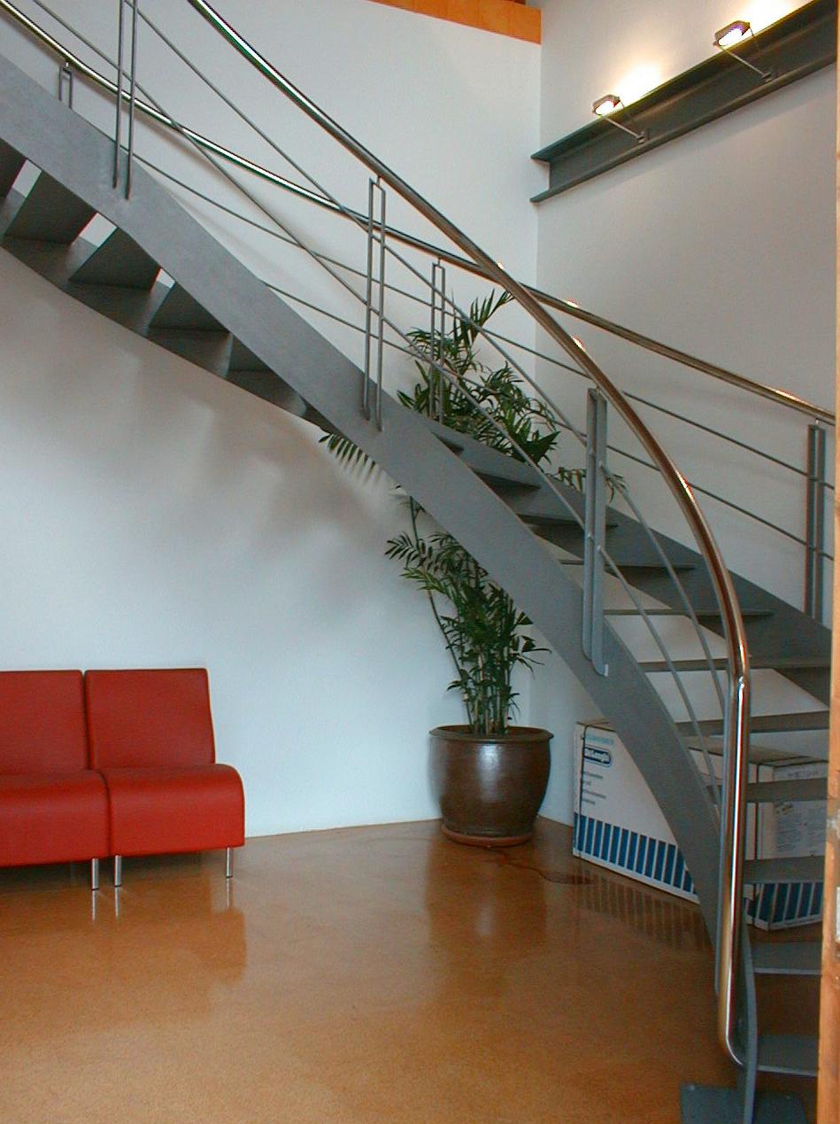 Escalera interior: Servicios de Corbats, Metàl·lics i Mecanitzats, S.L. Escalera interior: Servicios de Corbats, Metàl·lics i Mecanitzats, S.L.