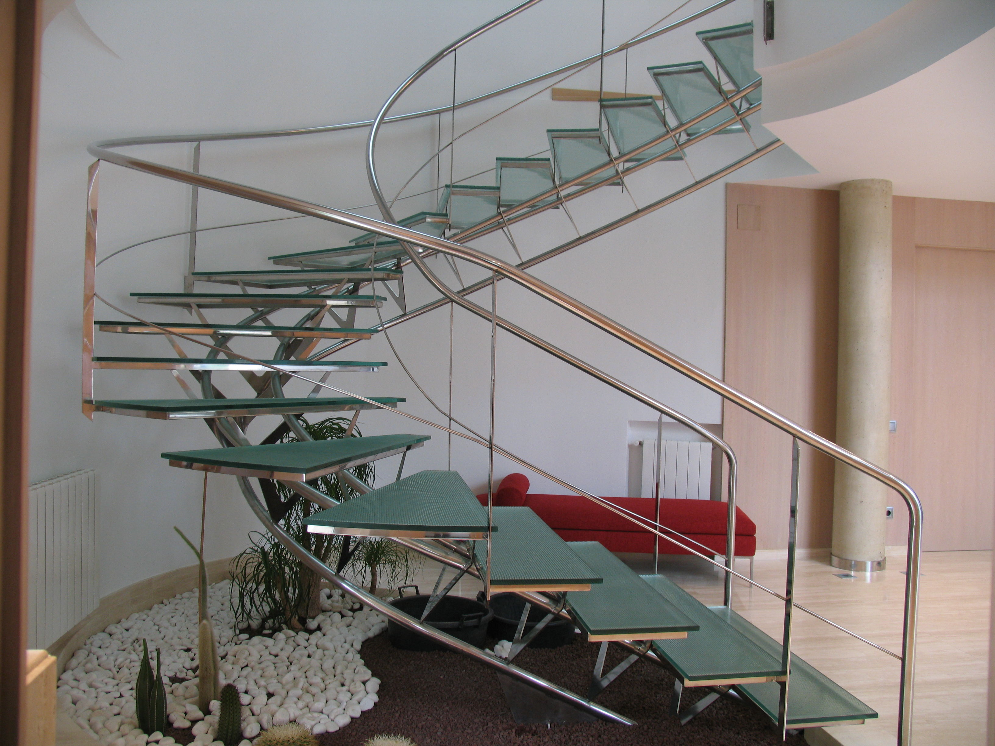 Escalera : Servicios de Corbats, Metàl.lics i Mecanitzats, S.L. Escalera : Servicios de Corbats, Metàl.lics i Mecanitzats, S.L.