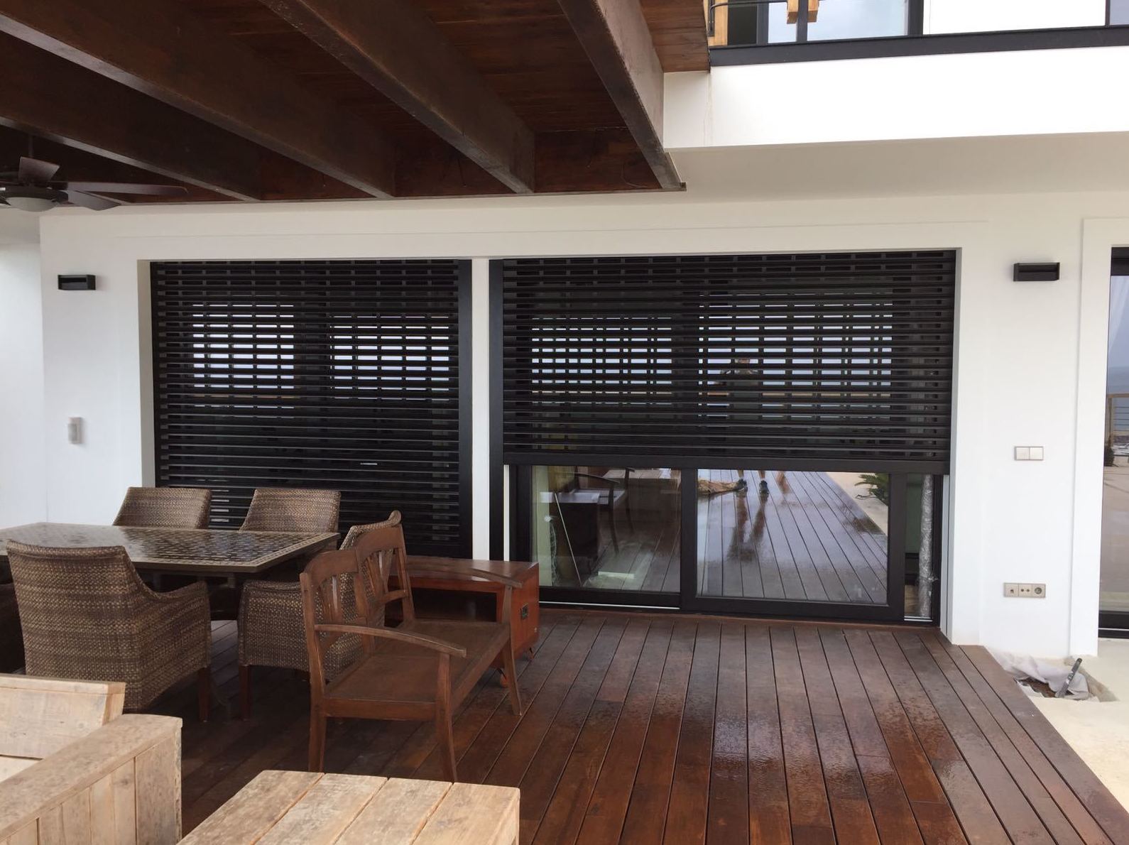Persianas de aluminio de alta seguridad. Elegancia en tu hogar. Persianas de aluminio de alta seguridad. Elegancia en tu hogar.