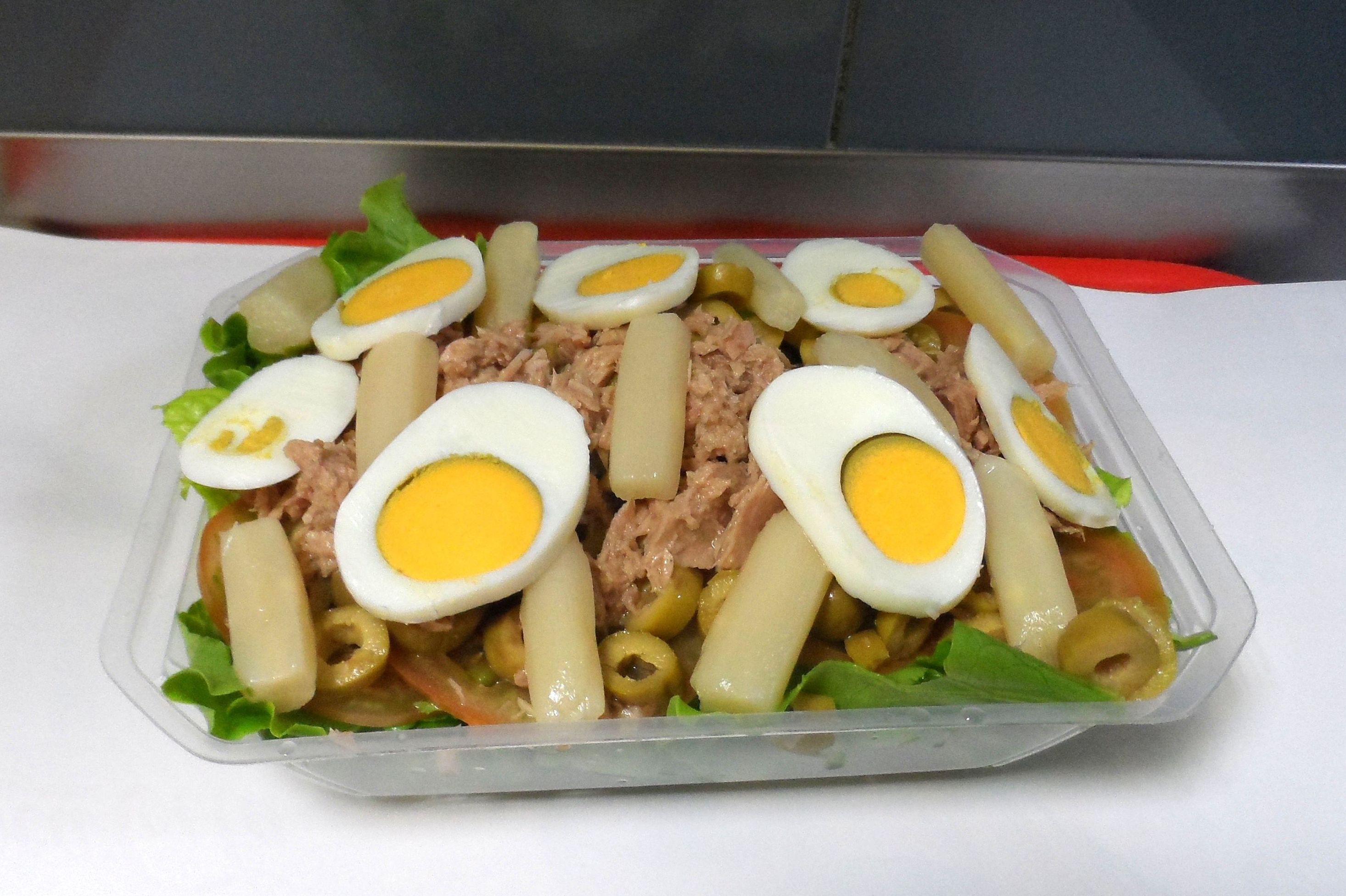 Ensaladas: Carta de Pizzería Pizz - Bur Ensaladas: Carta de Pizzería Pizz - Bur